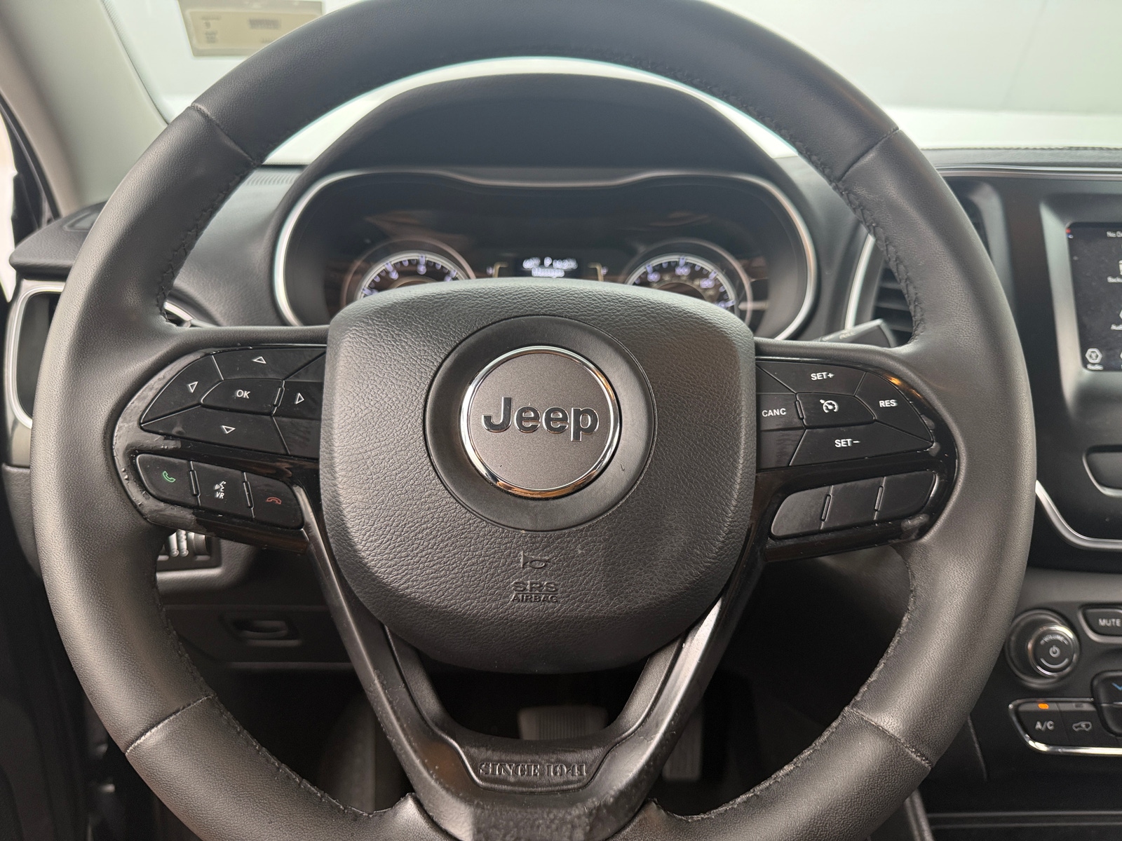 Thumbnail: 2020 Jeep Cherokee - 5