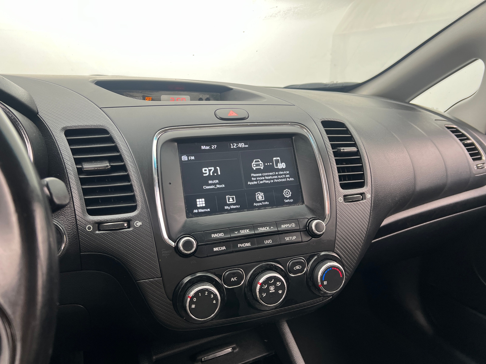Thumbnail: 2017 Kia Forte - 3