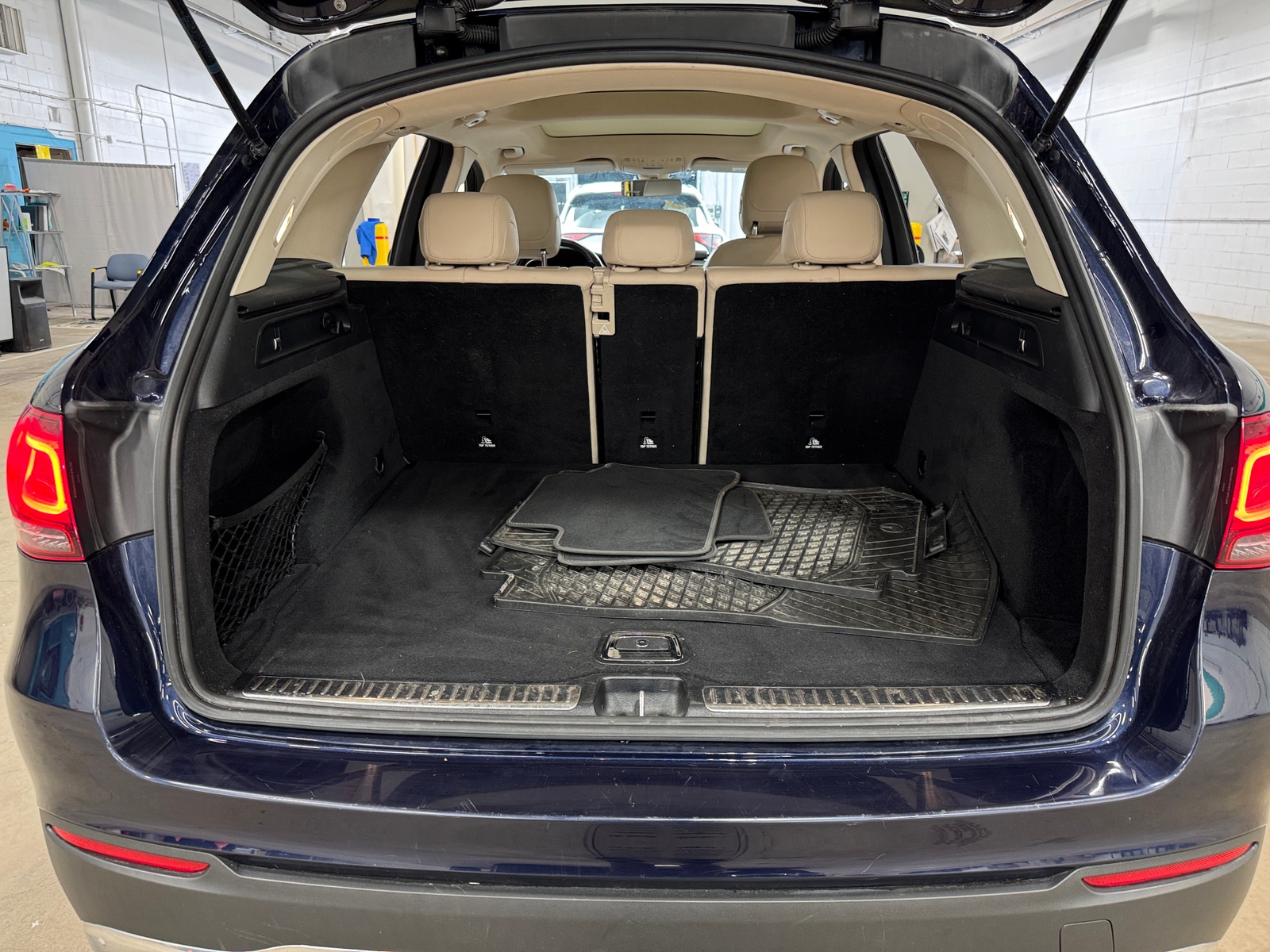 Thumbnail: 2020 Mercedes-Benz GLC - 6