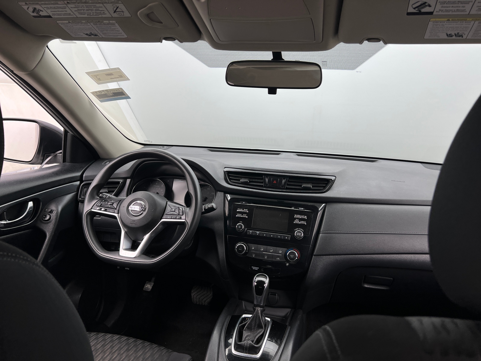 Thumbnail: 2017 Nissan Rogue - 3