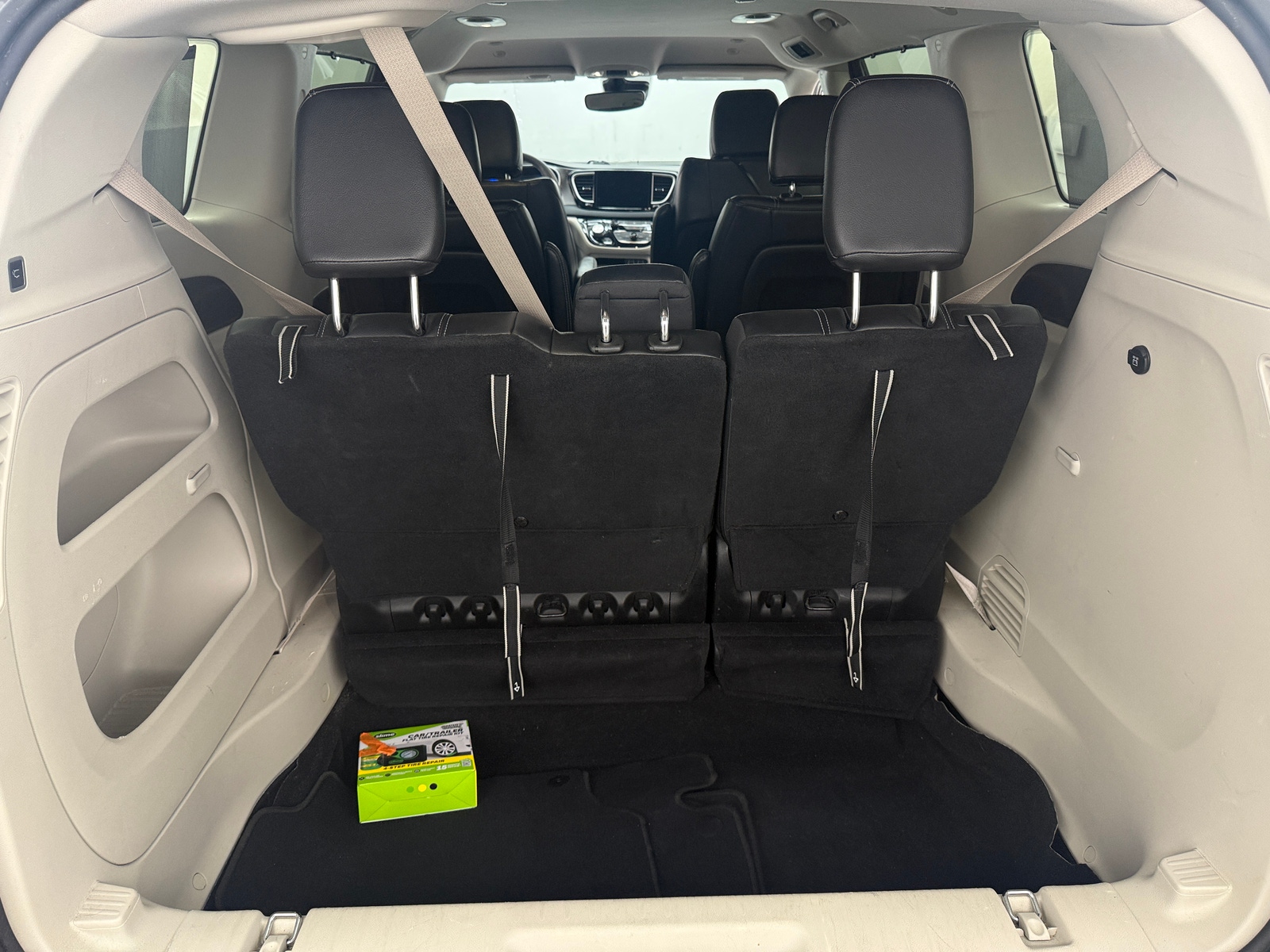 Thumbnail: 2022 Chrysler Pacifica - 6