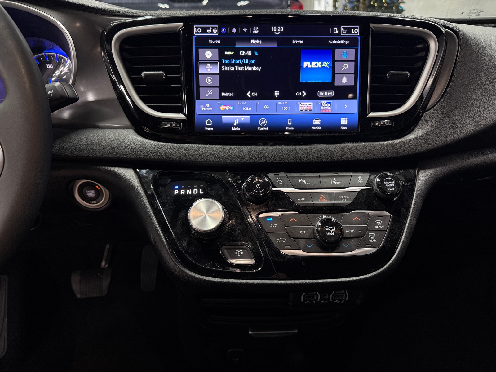 Thumbnail: 2025 Chrysler Pacifica - 3