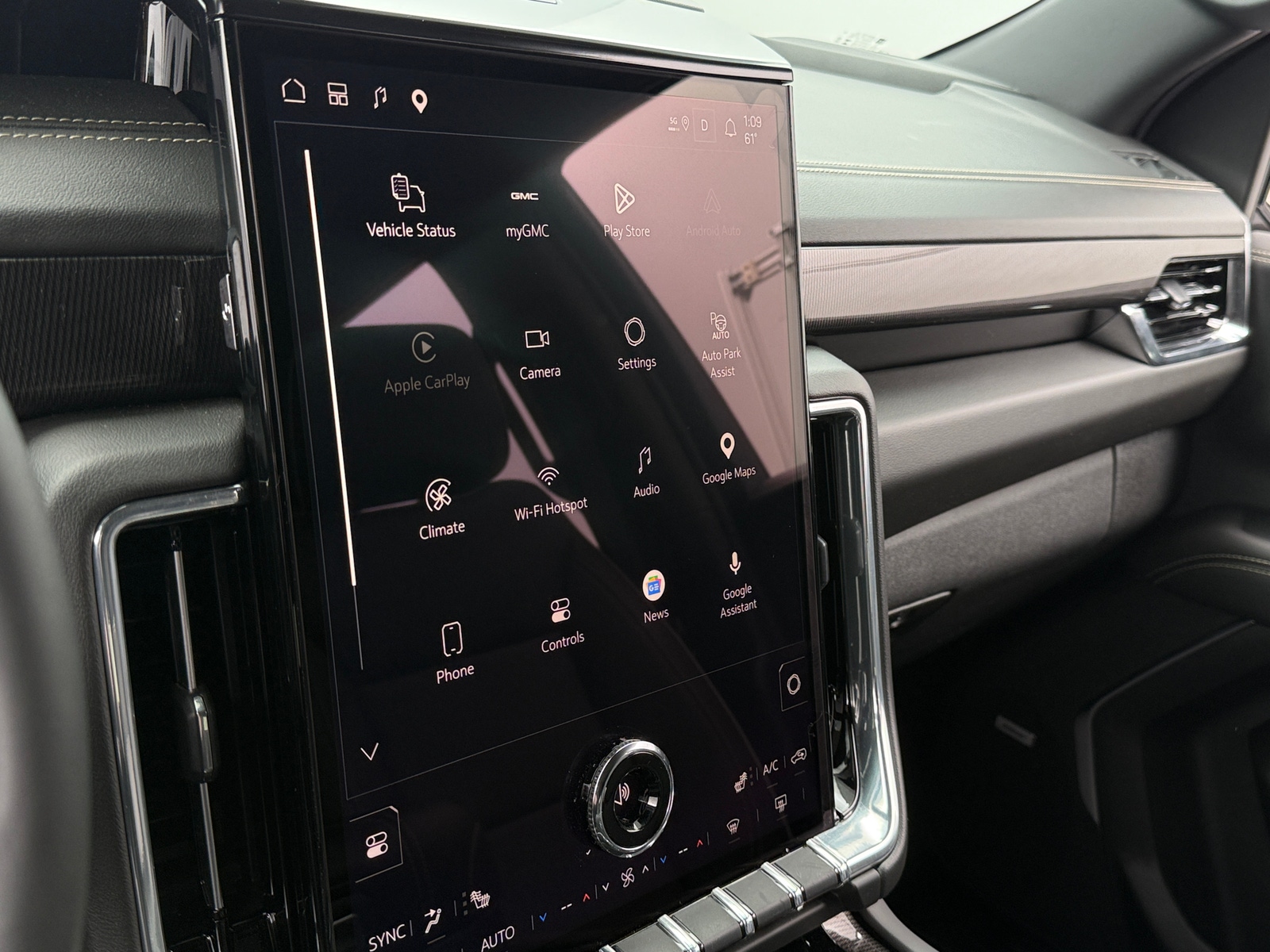 Thumbnail: 2025 GMC Yukon - 3