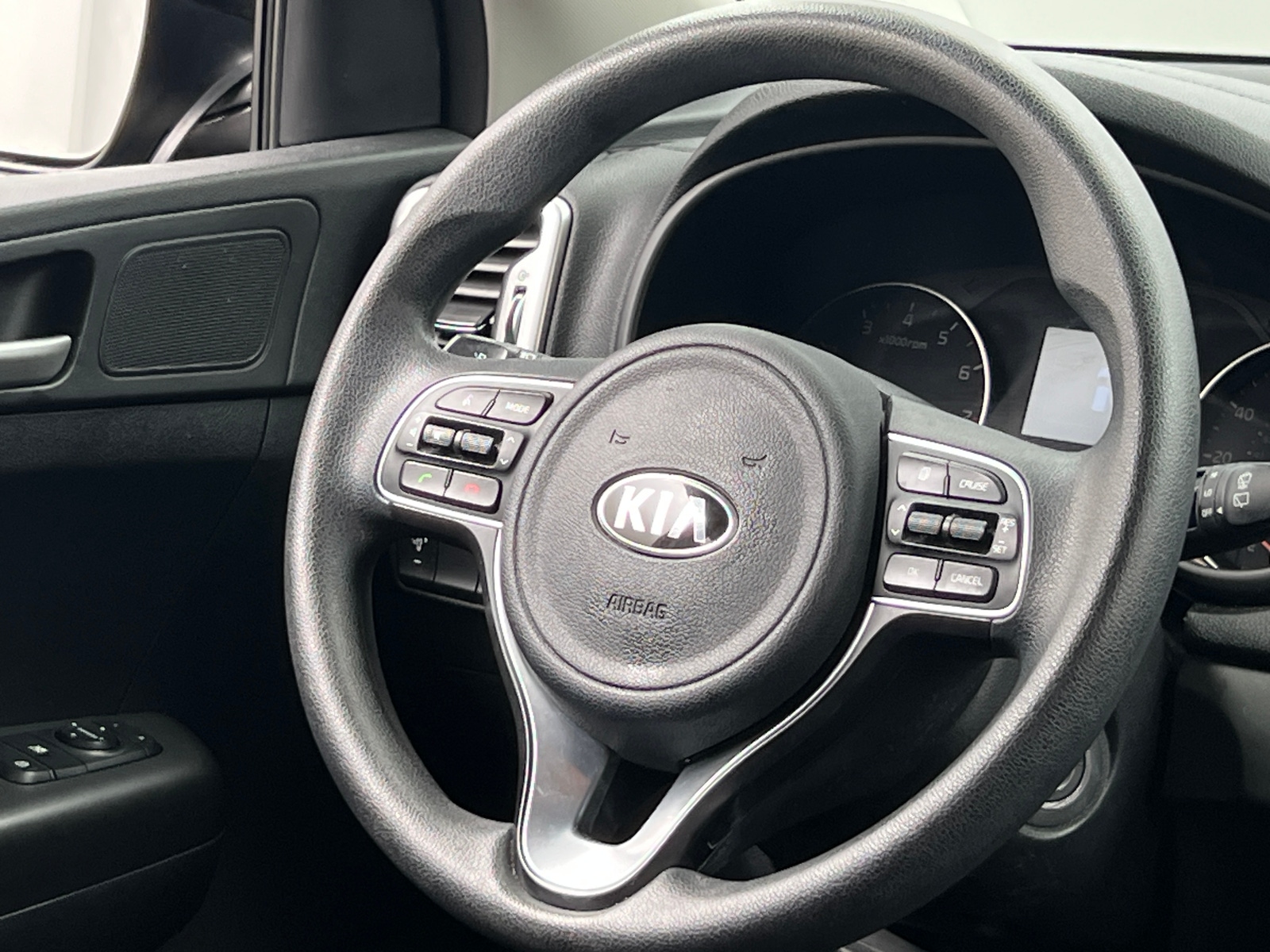 Thumbnail: 2017 Kia Sportage - 5