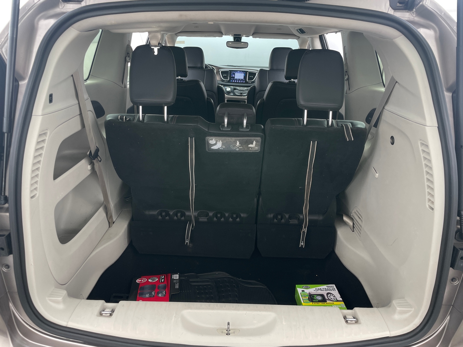 Thumbnail: 2018 Chrysler Pacifica - 6