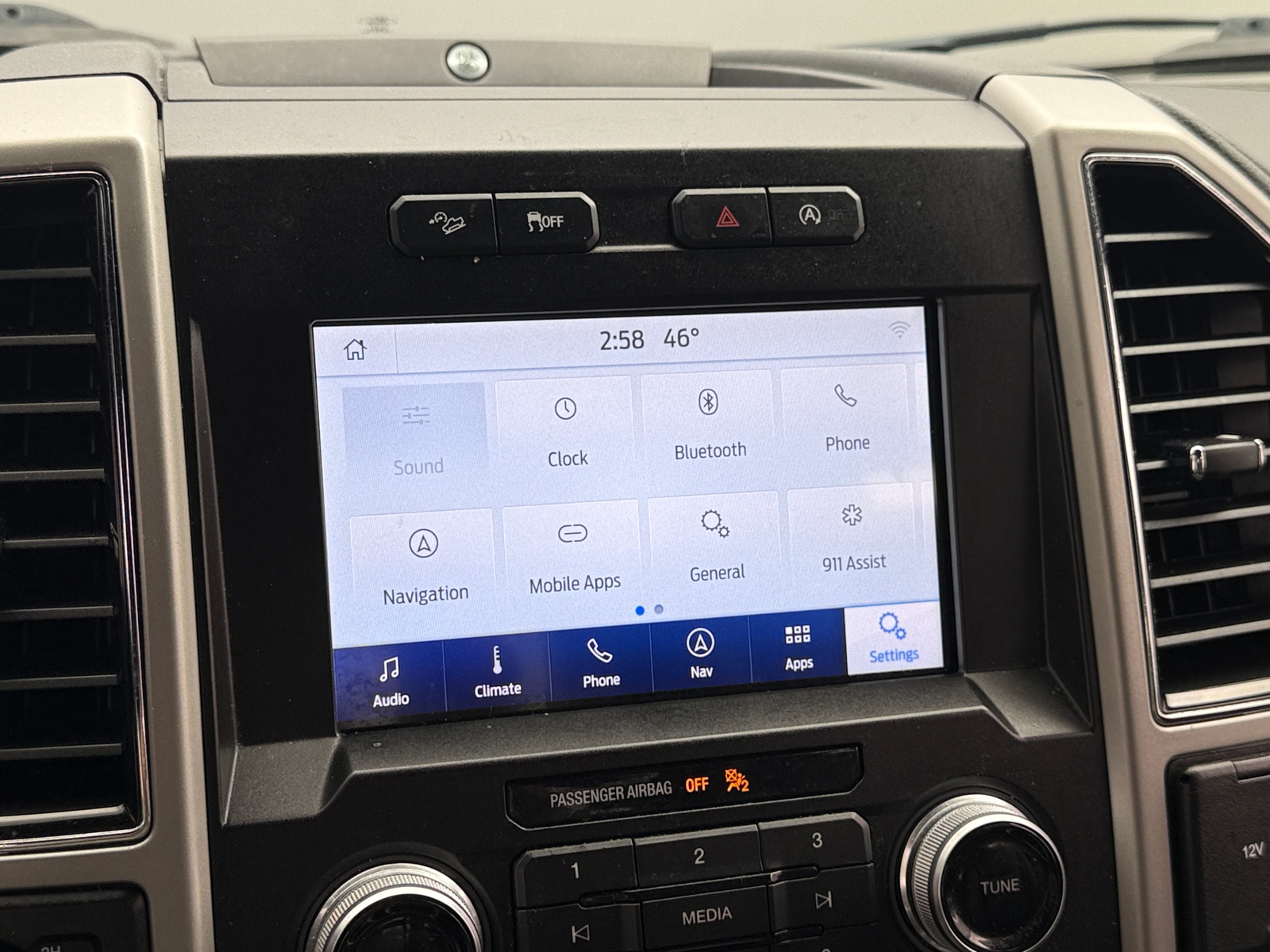 Thumbnail: 2019 Ford Econoline - 3