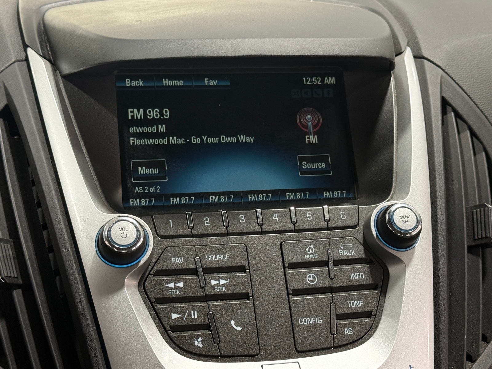 Thumbnail: 2017 Chevrolet Equinox - 4