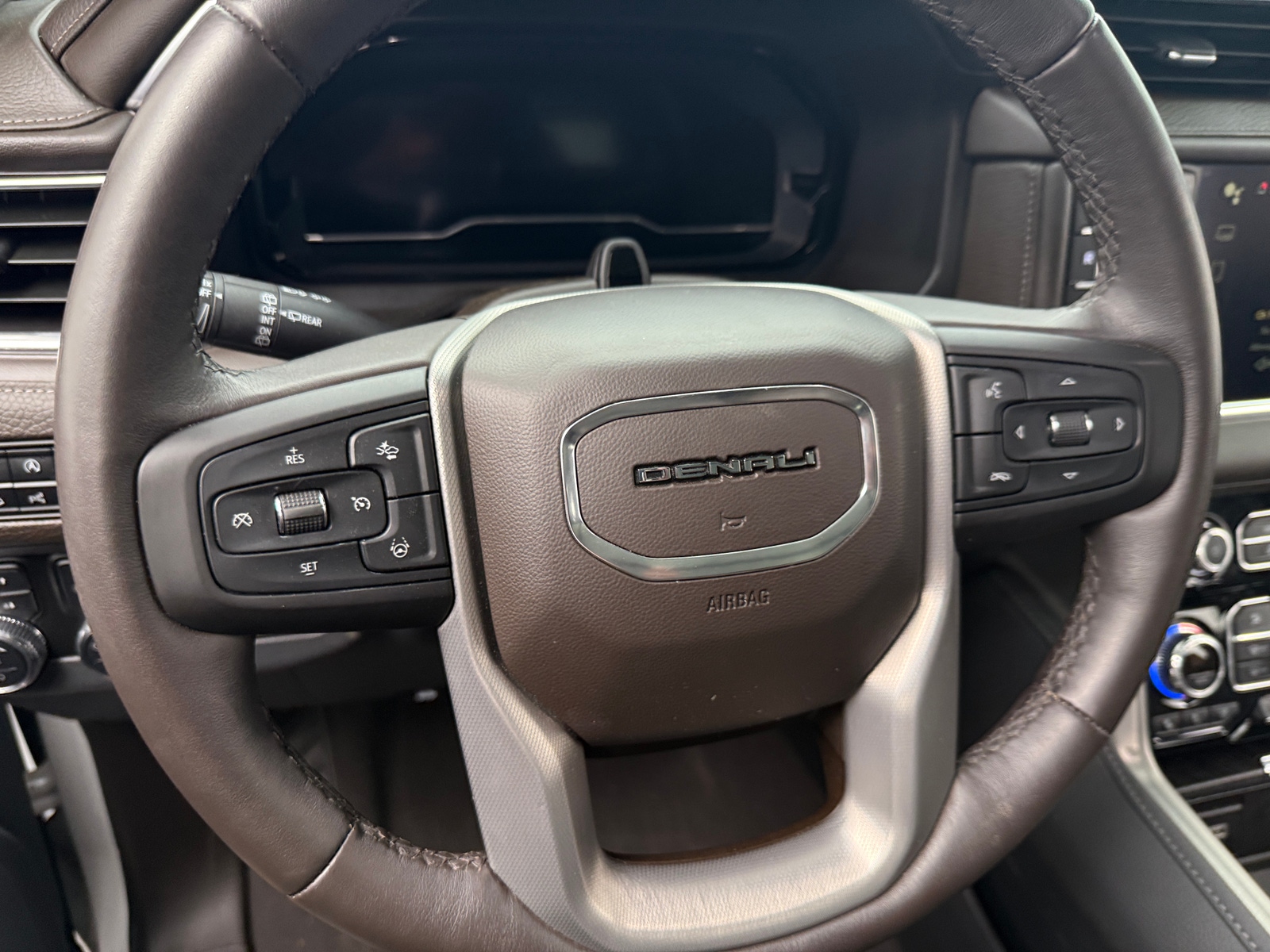 Thumbnail: 2023 GMC Yukon - 4