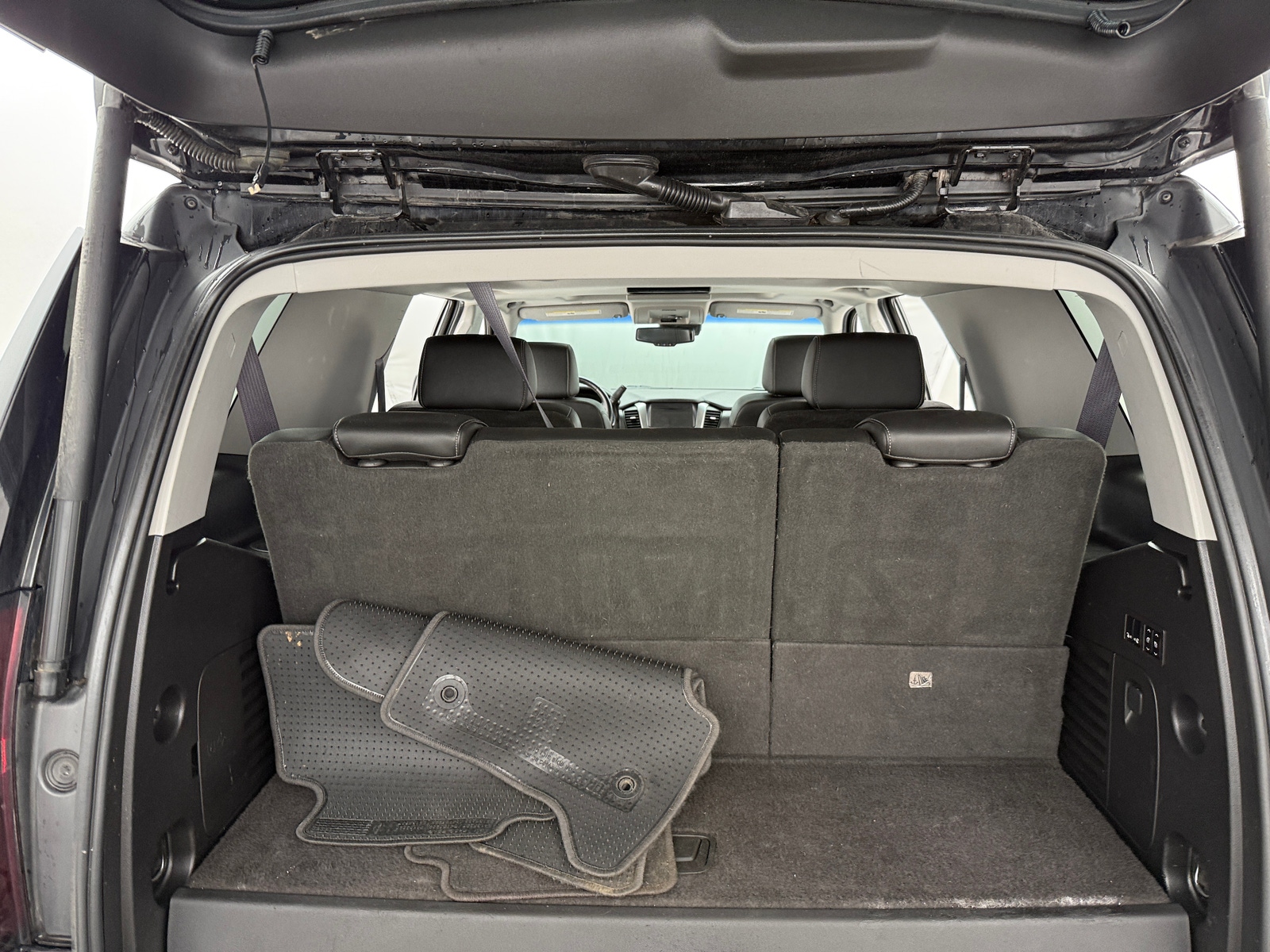 Thumbnail: 2017 Chevrolet Tahoe - 6