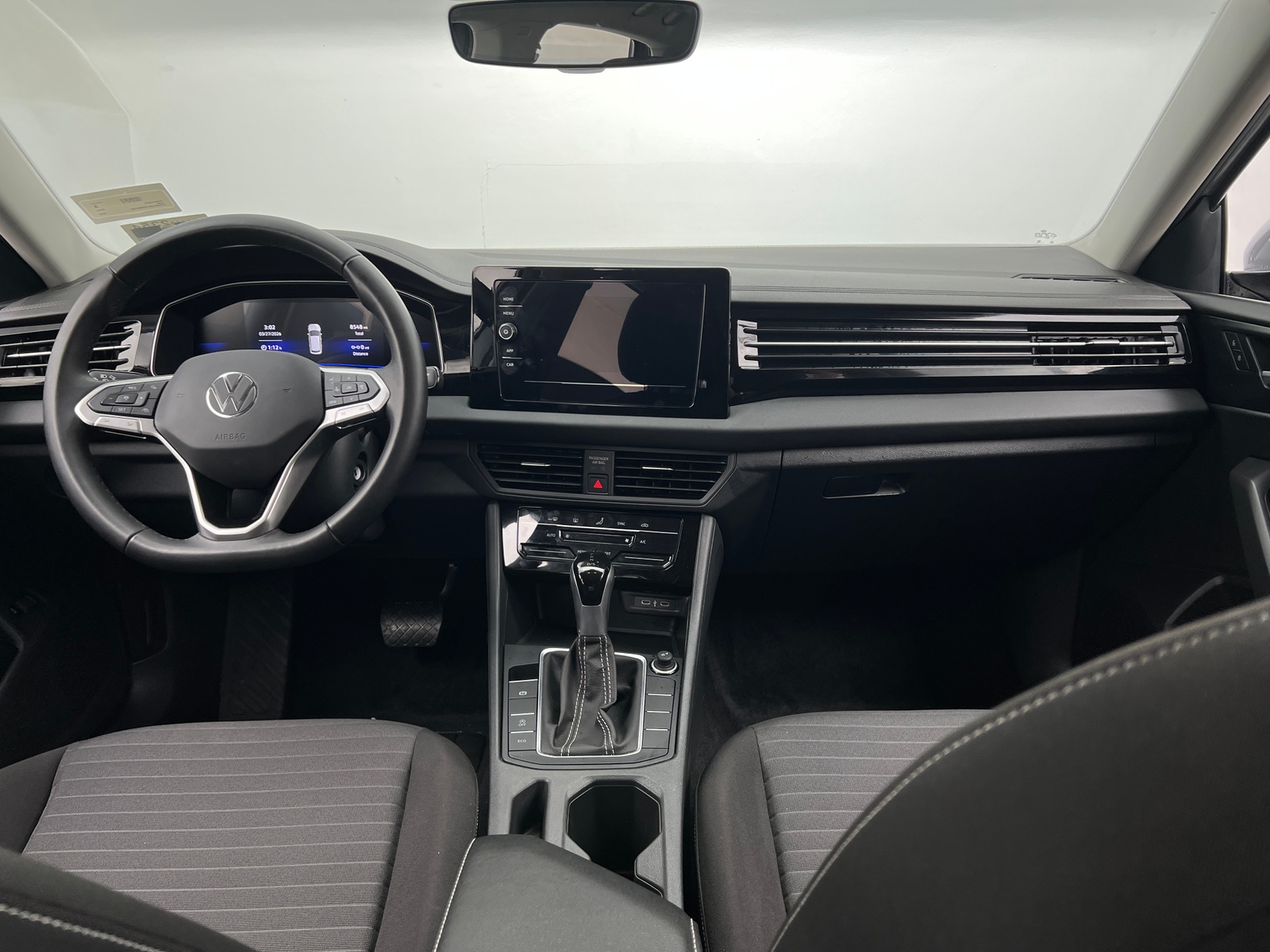 Thumbnail: 2025 Volkswagen Jetta - 3