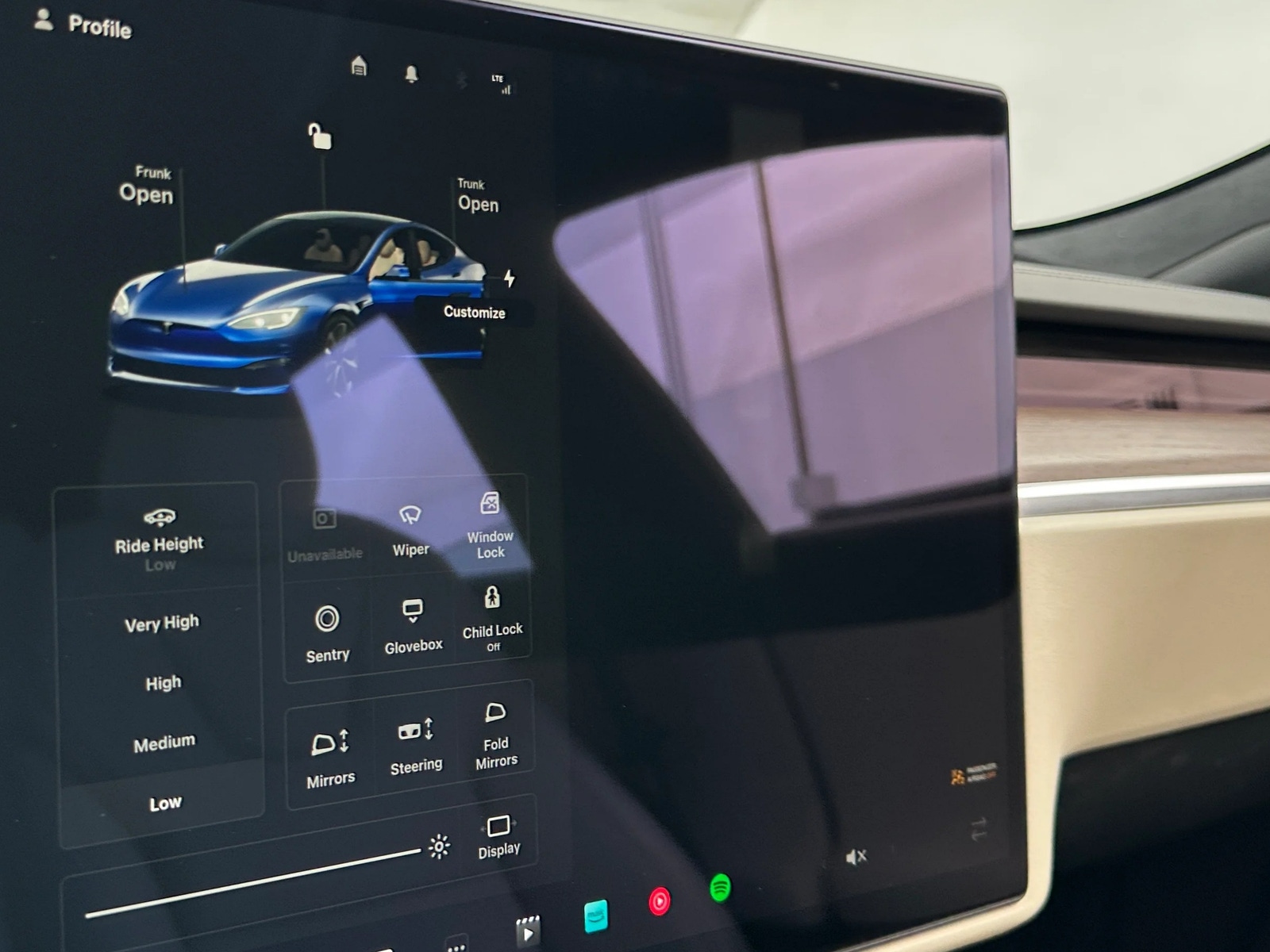 Thumbnail: 2022 Tesla Model S - 3