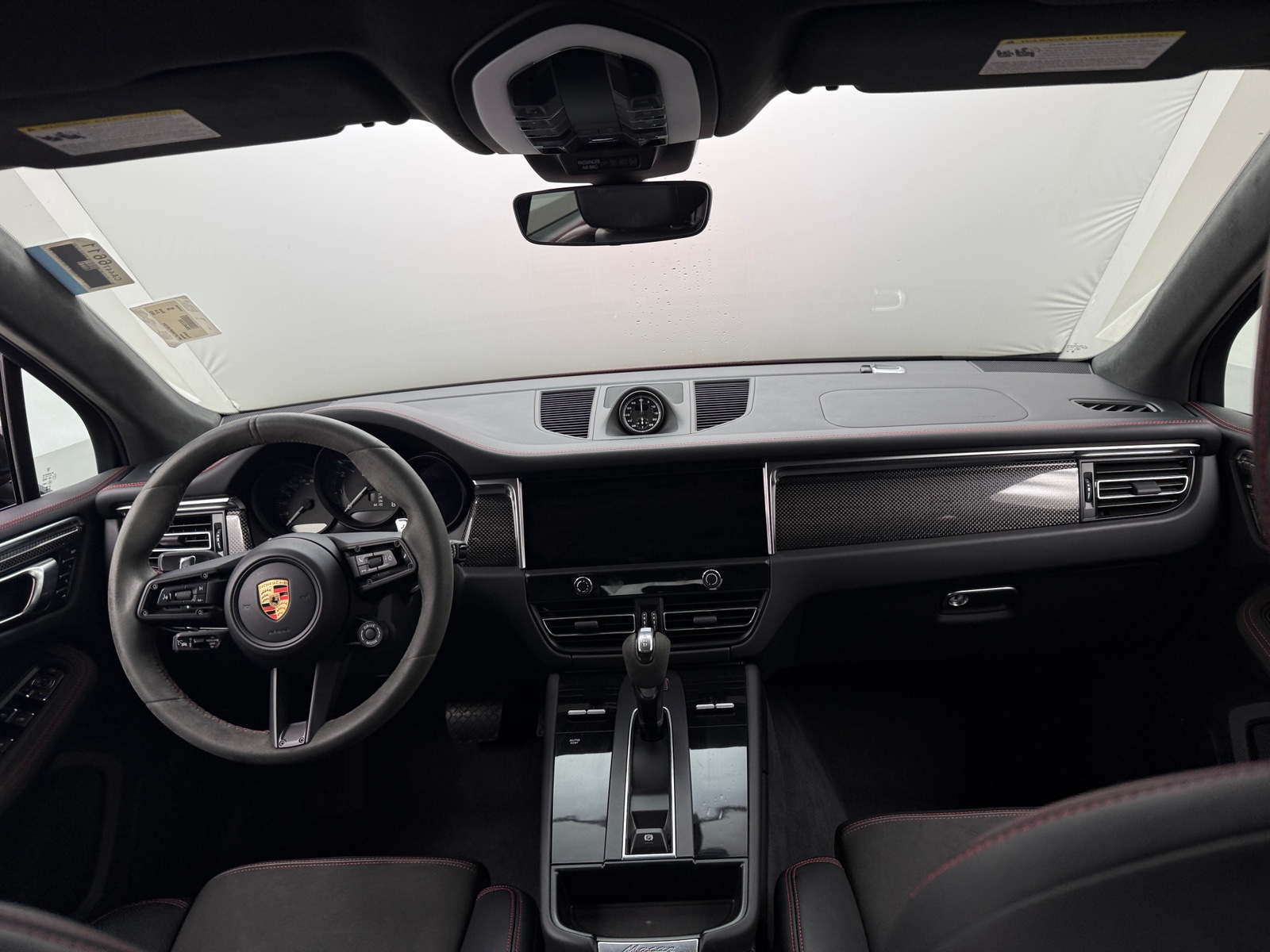 Thumbnail: 2023 Porsche Macan - 2