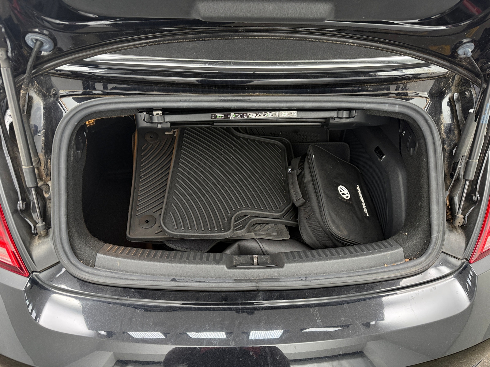 Thumbnail: 2019 Volkswagen Beetle - 6