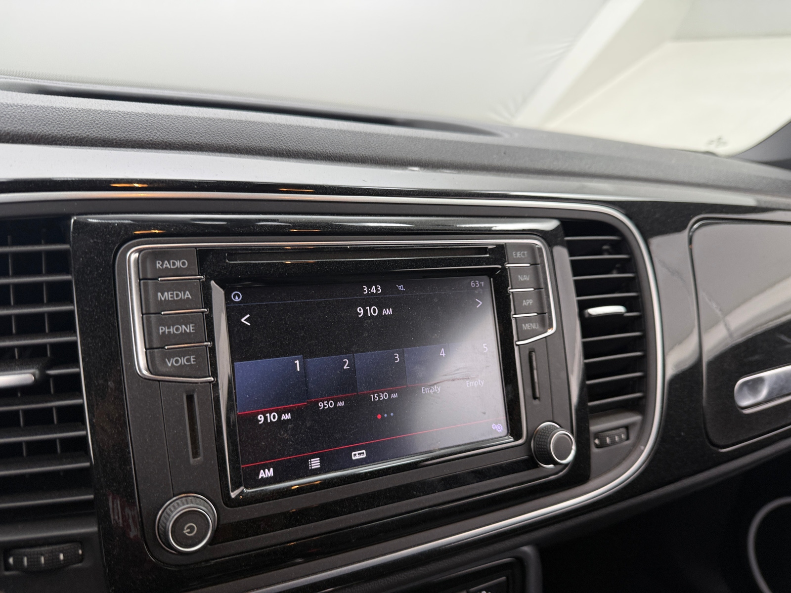 Thumbnail: 2019 Volkswagen Beetle - 3