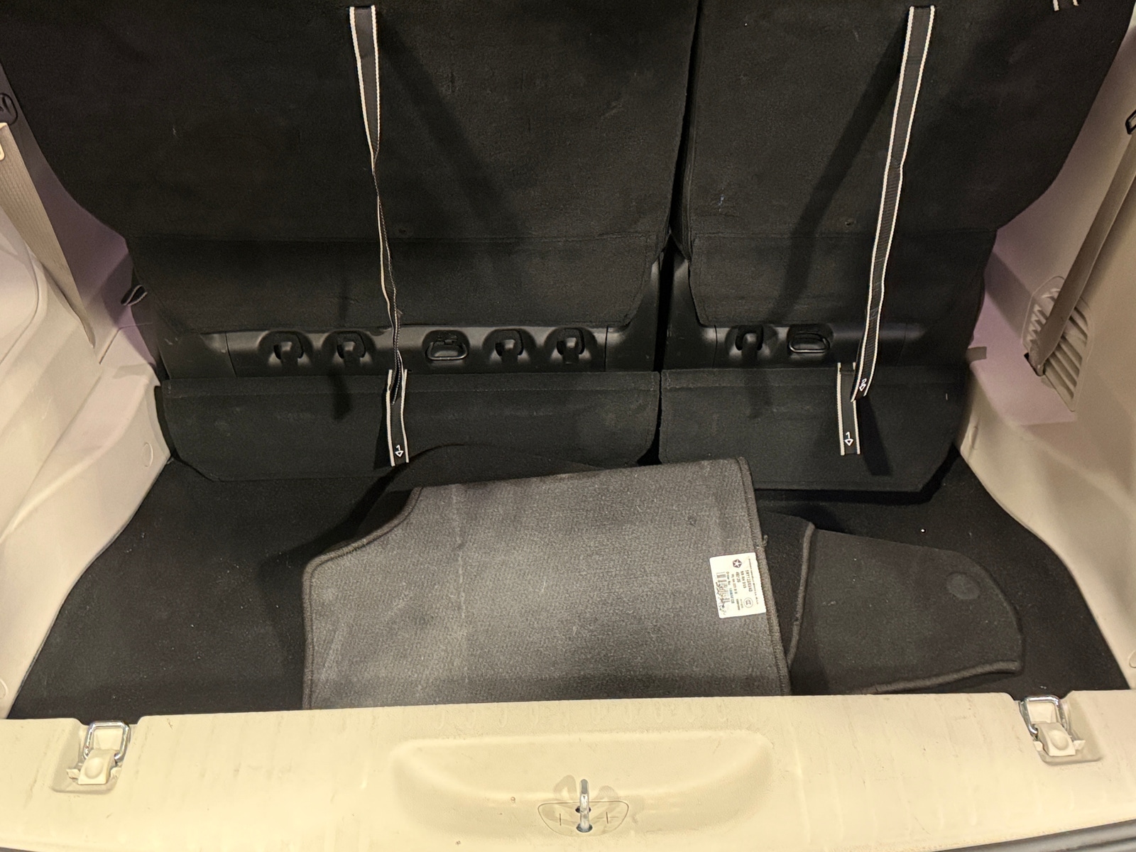 Thumbnail: 2023 Chrysler Pacifica - 6