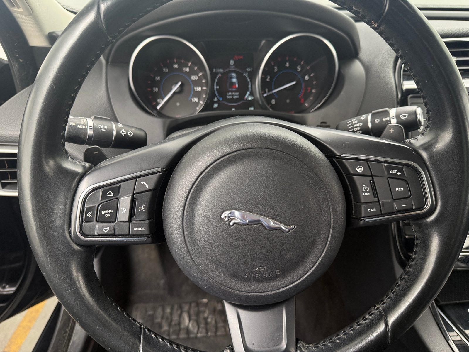 Thumbnail: 2017 Jaguar XE - 4