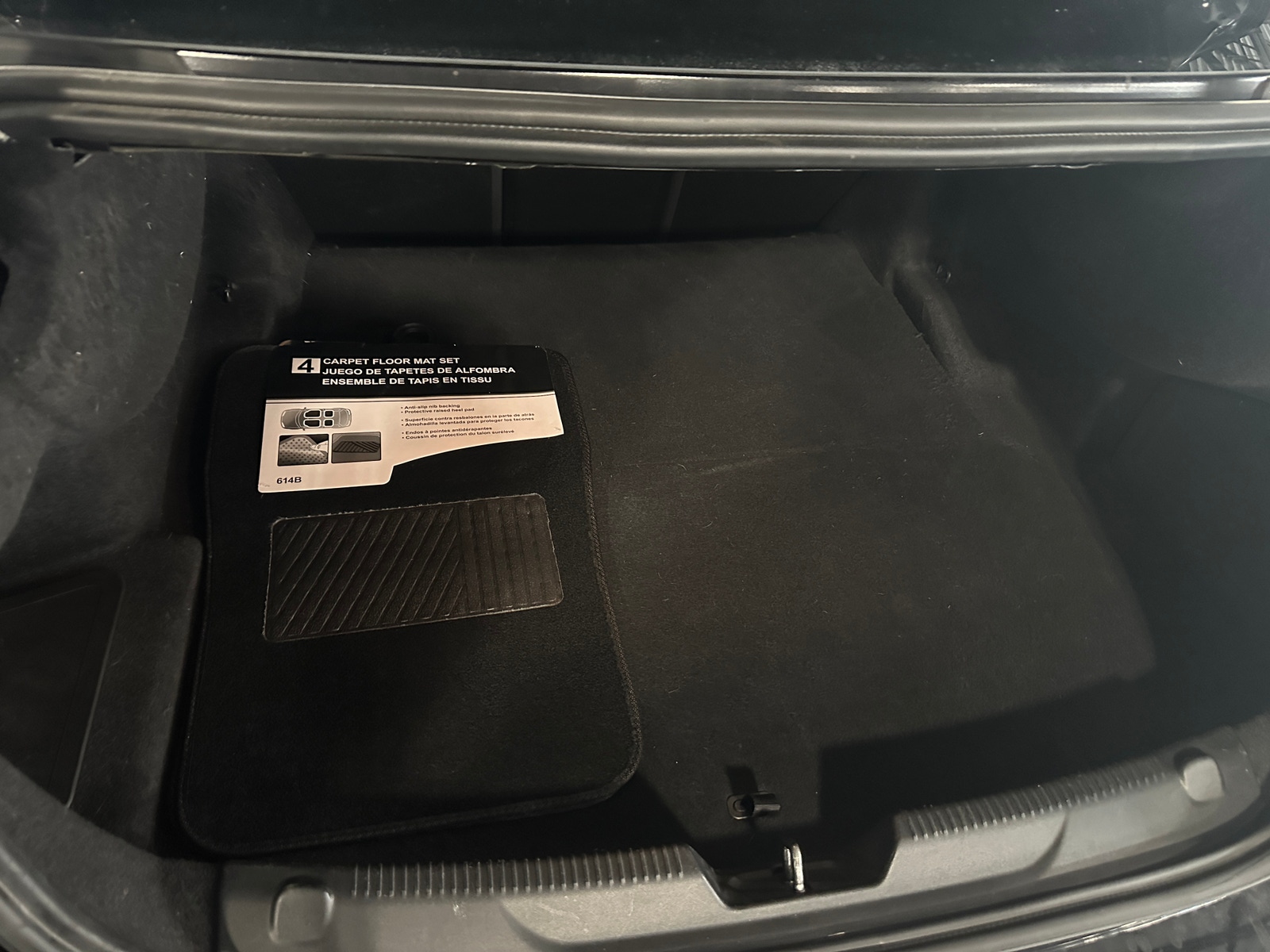 Thumbnail: 2017 Jaguar XE - 6