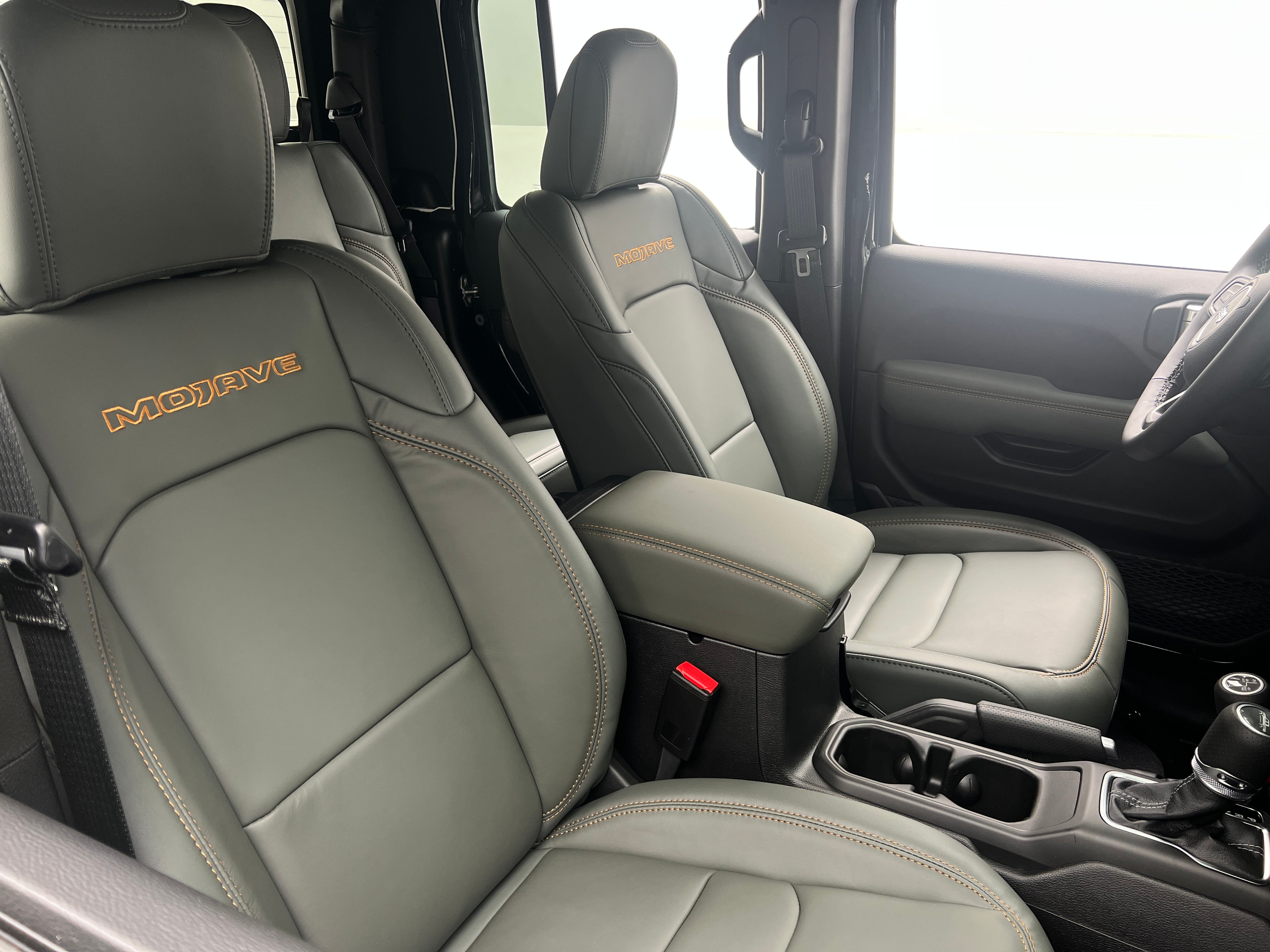 2026 Jeep Gladiator Mojave X Auto's photo