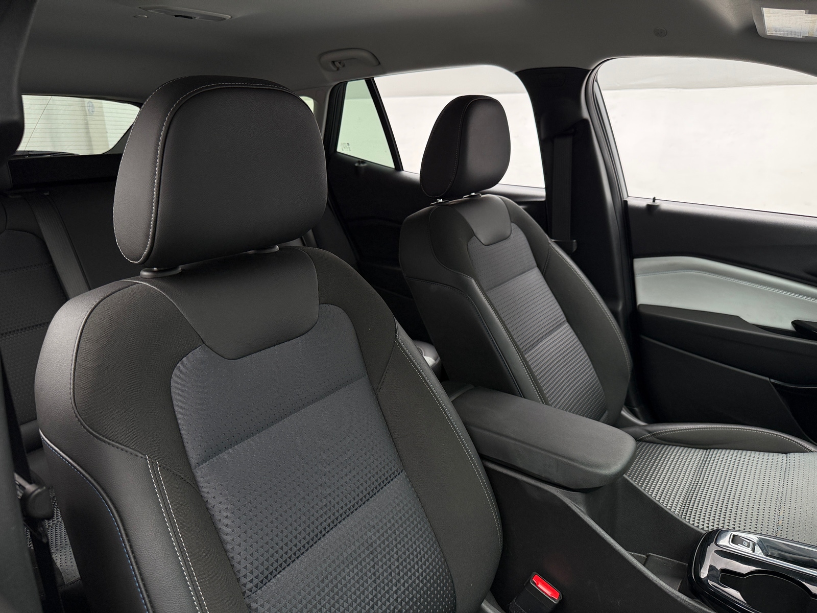 Thumbnail: 2025 Chevrolet Trax - 2