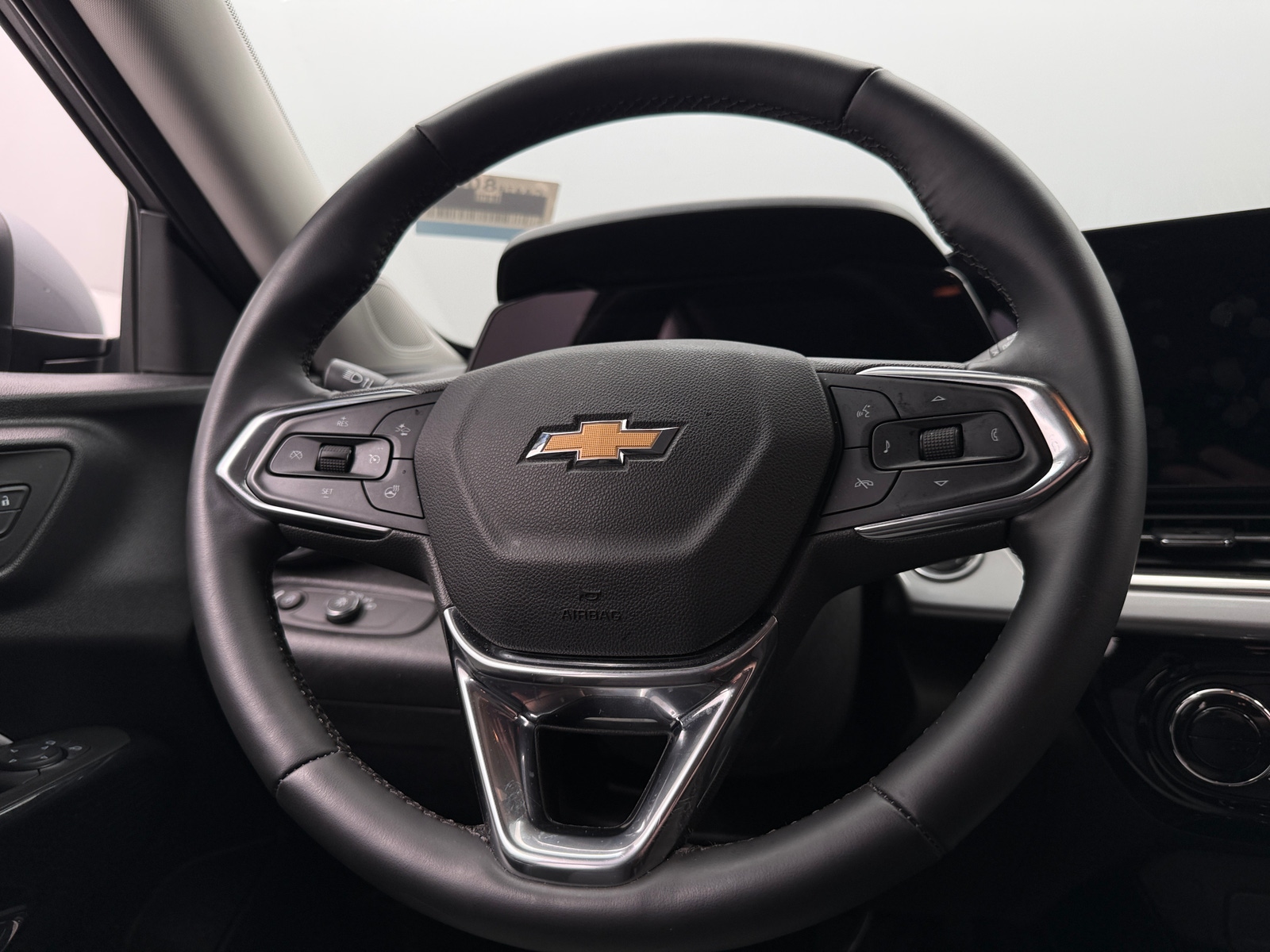 Thumbnail: 2025 Chevrolet Trax - 5