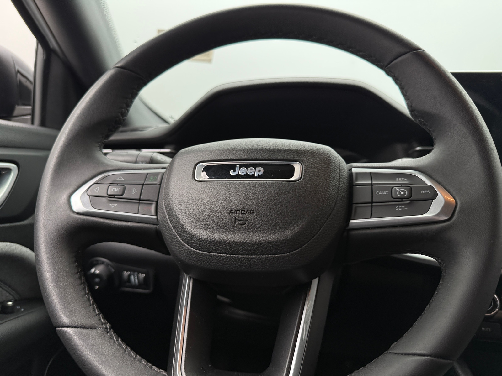 Thumbnail: 2023 Jeep Compass - 5