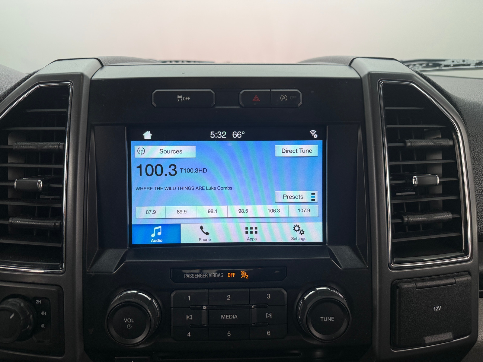 Thumbnail: 2018 Ford Econoline - 4