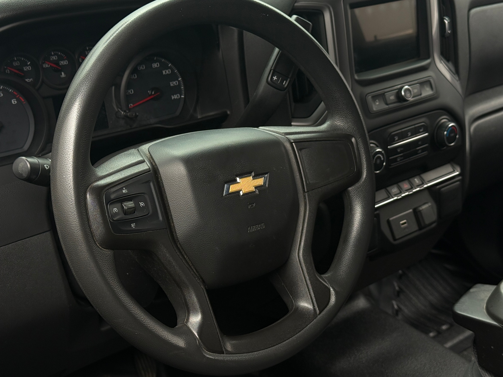 Thumbnail: 2019 Chevrolet Silverado 1500 - 4