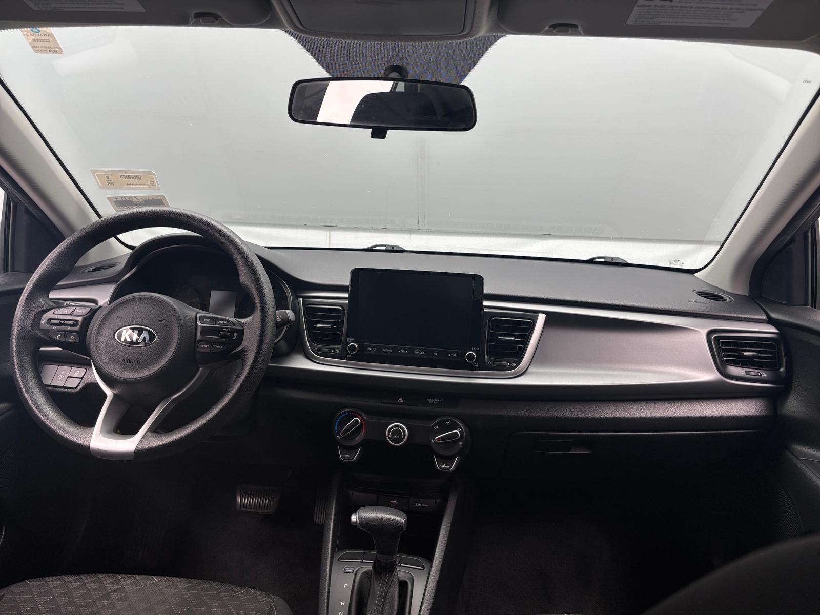 Thumbnail: 2021 Kia Rio - 3