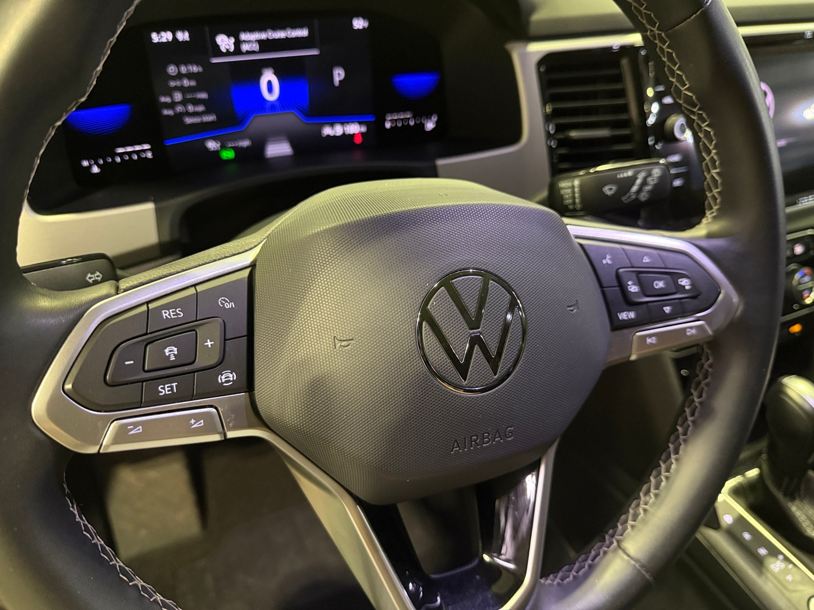 Thumbnail: 2022 Volkswagen Atlas - 4