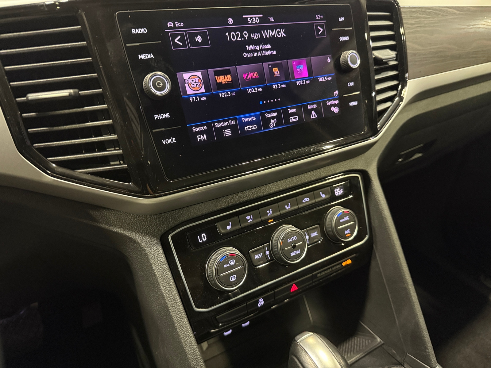 Thumbnail: 2022 Volkswagen Atlas - 3