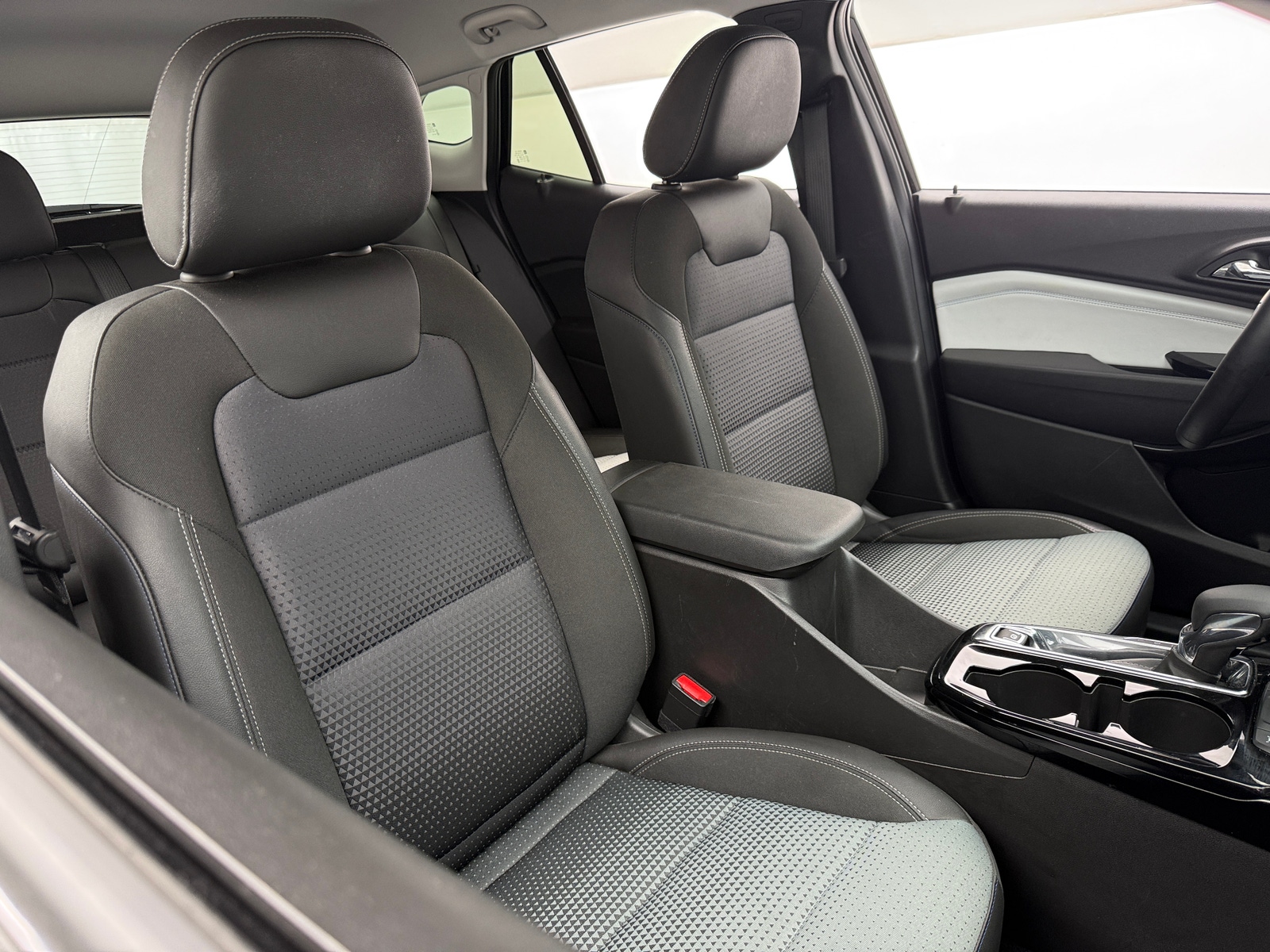 Thumbnail: 2025 Chevrolet Trax - 2