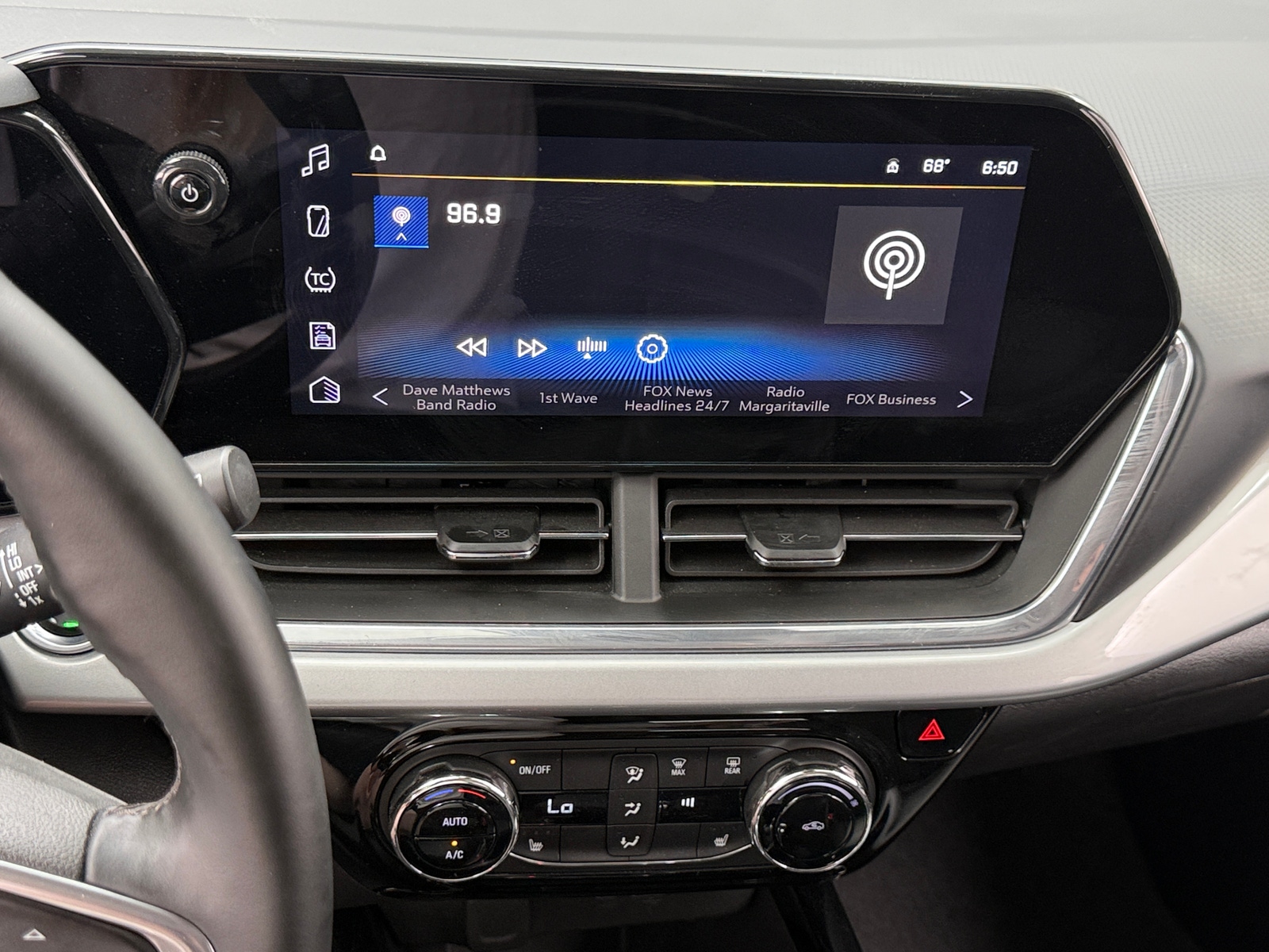 Thumbnail: 2025 Chevrolet Trax - 4