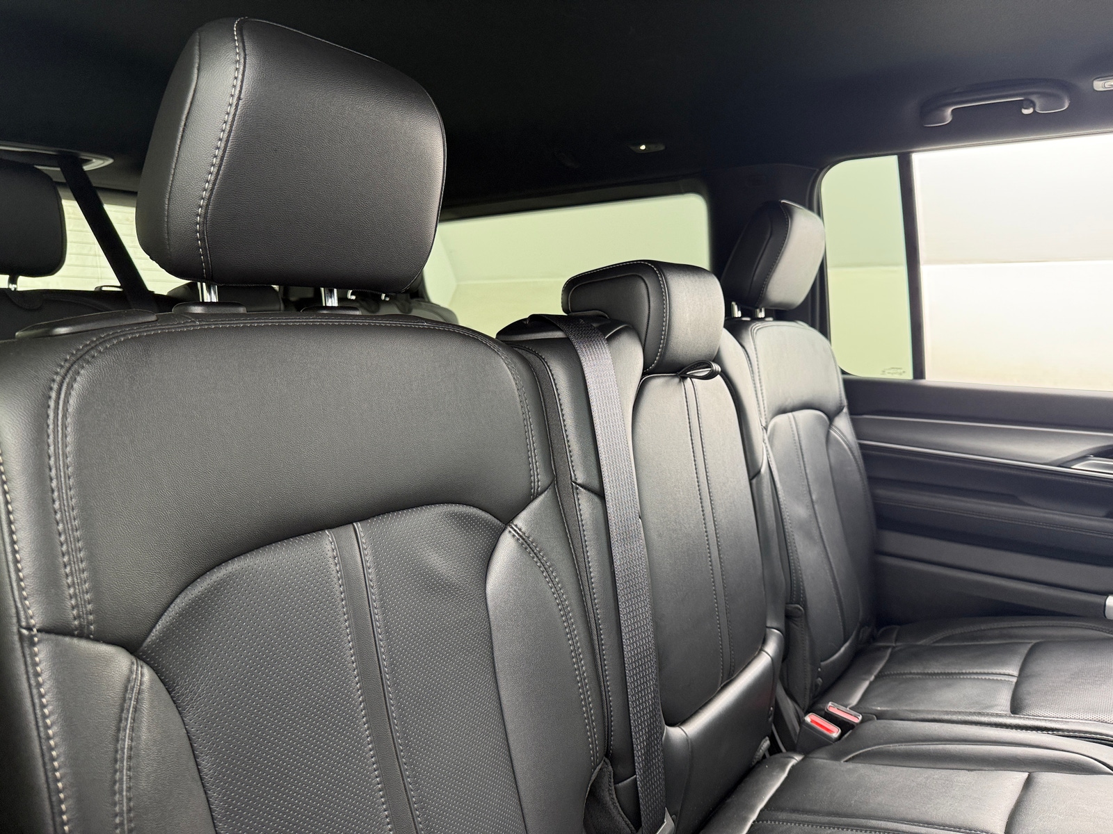 Thumbnail: 2025 Jeep Wagoneer - 5