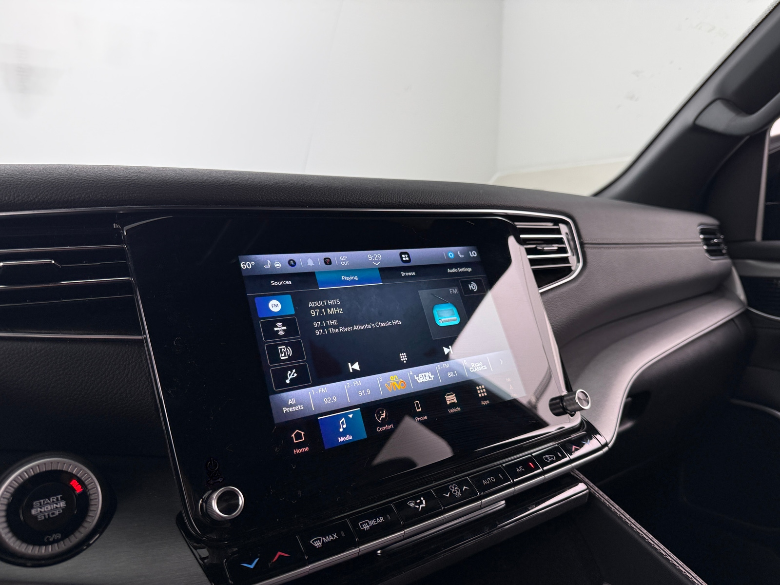 Thumbnail: 2025 Jeep Wagoneer - 3