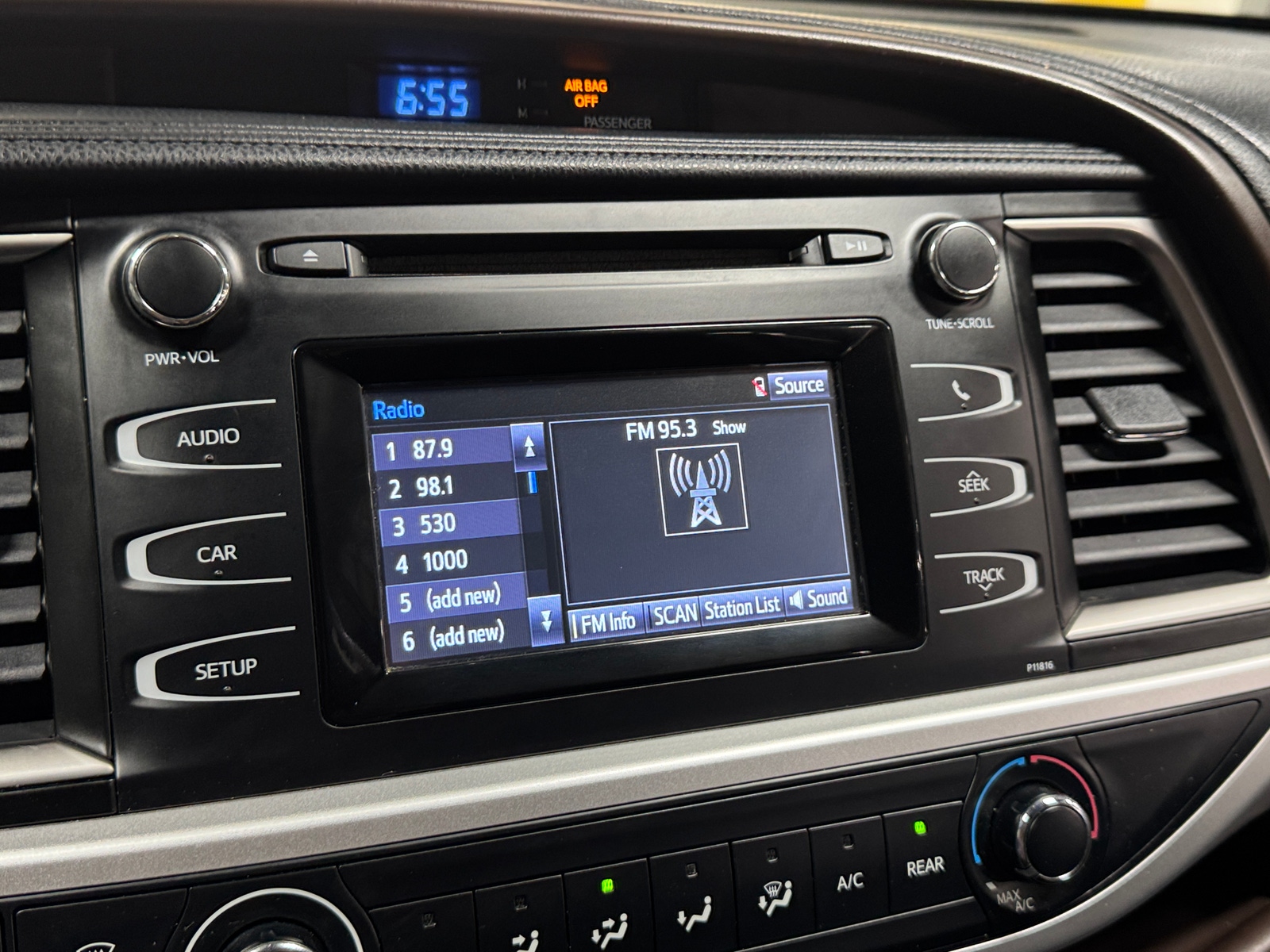 Thumbnail: 2019 Toyota Highlander - 4