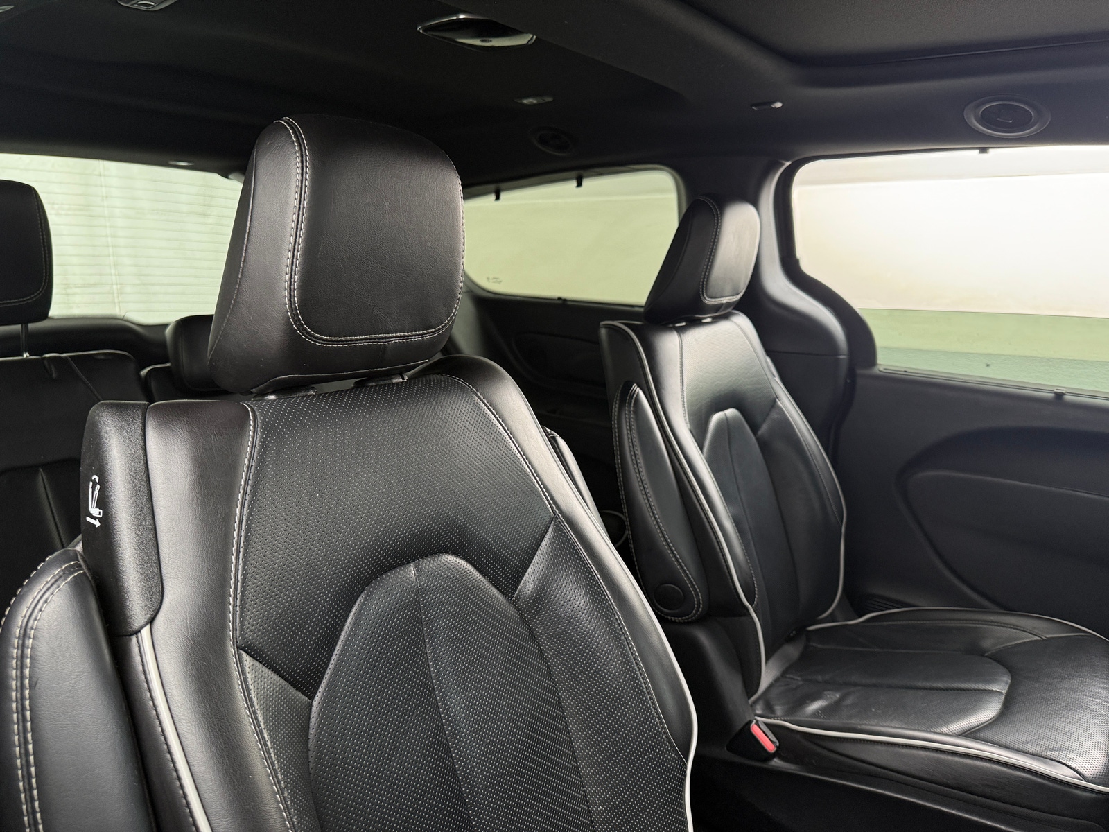 Thumbnail: 2022 Chrysler Pacifica - 5