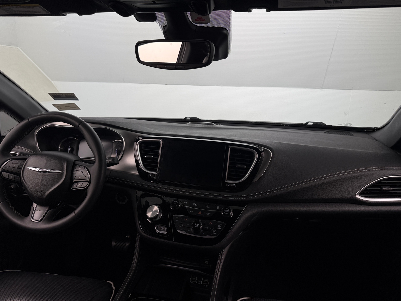 Thumbnail: 2022 Chrysler Pacifica - 2