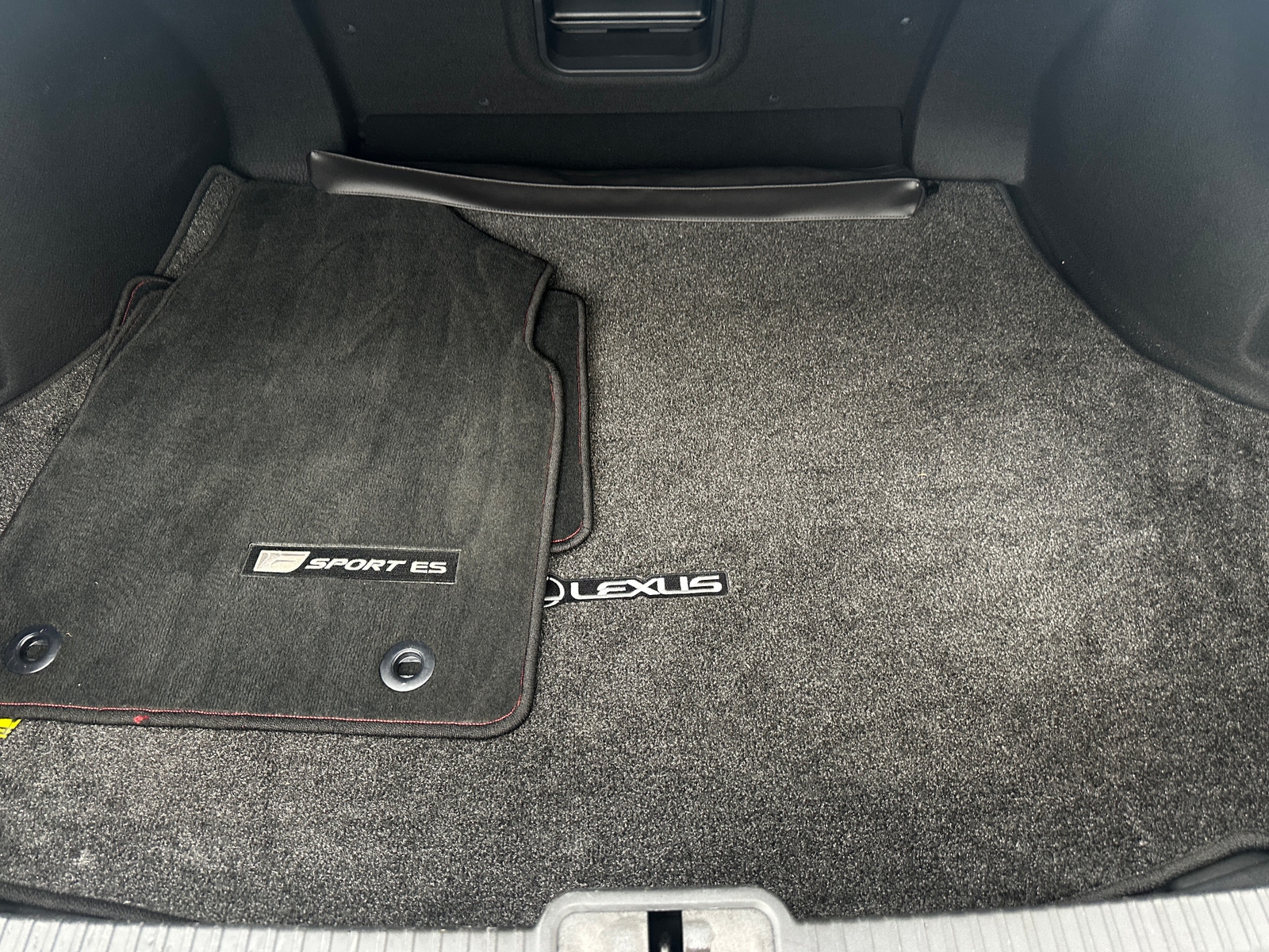 Thumbnail: 2024 Lexus ES - 6