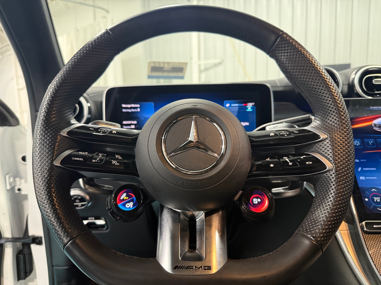 Thumbnail: 2025 Mercedes-Benz GLC - 4