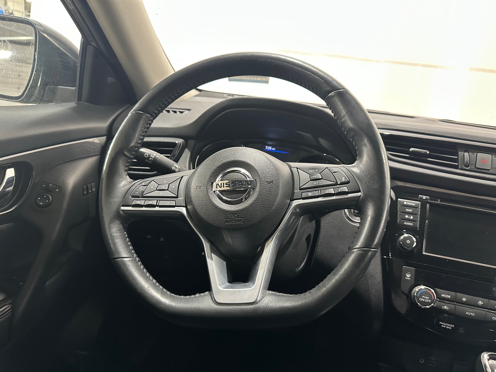 Thumbnail: 2018 Nissan Rogue - 5