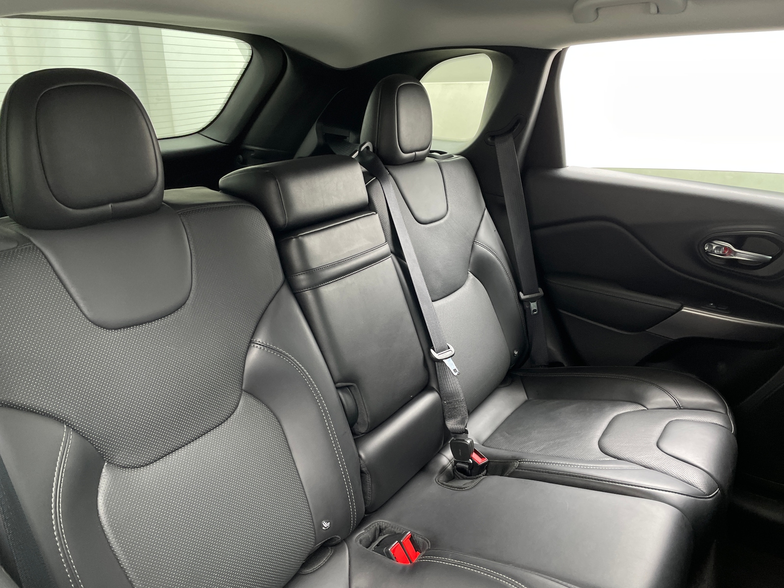 Thumbnail: 2019 Jeep Cherokee - 5