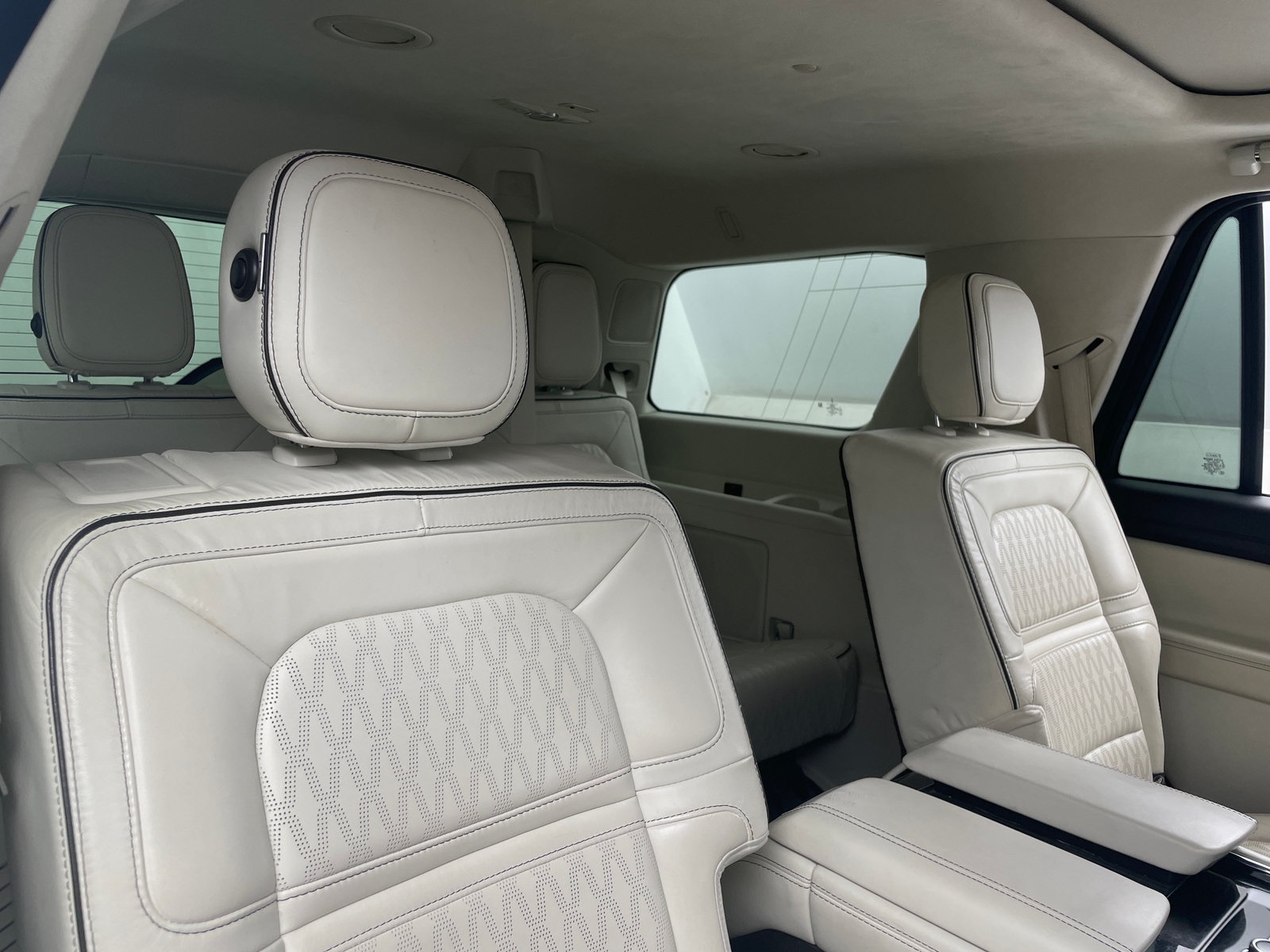 Thumbnail: 2020 Lincoln Navigator - 5