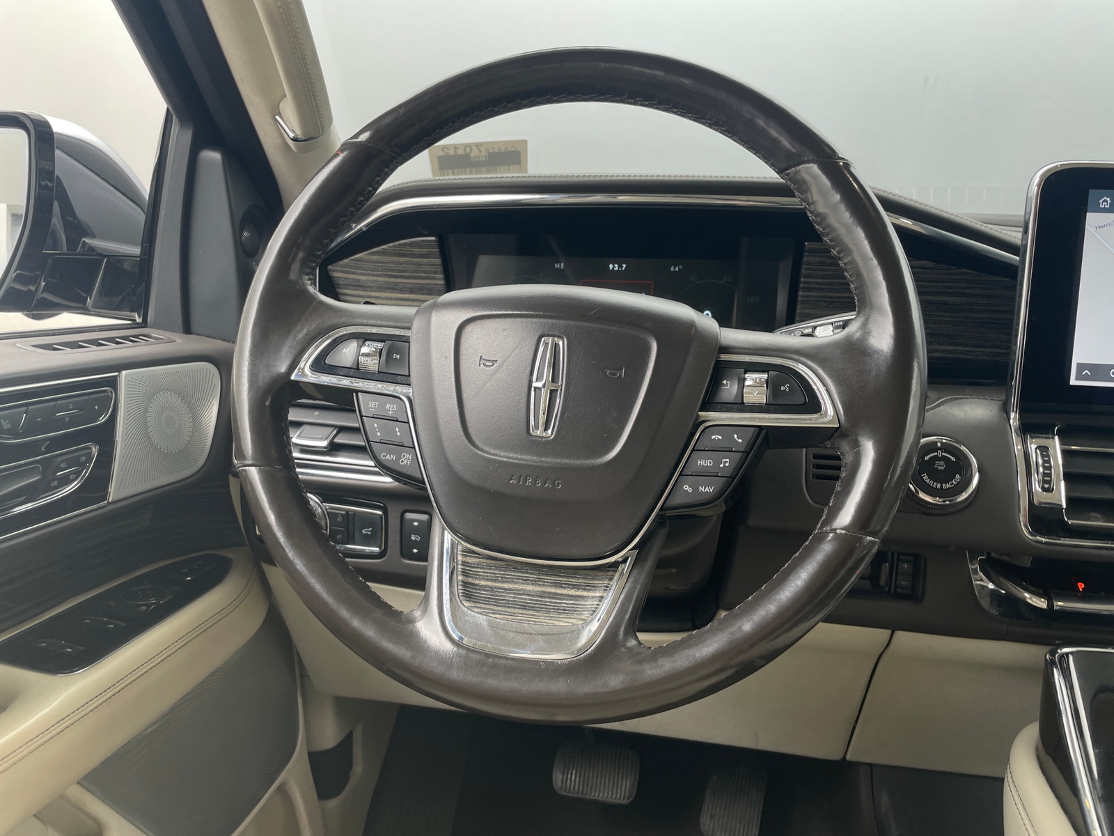 Thumbnail: 2020 Lincoln Navigator - 4