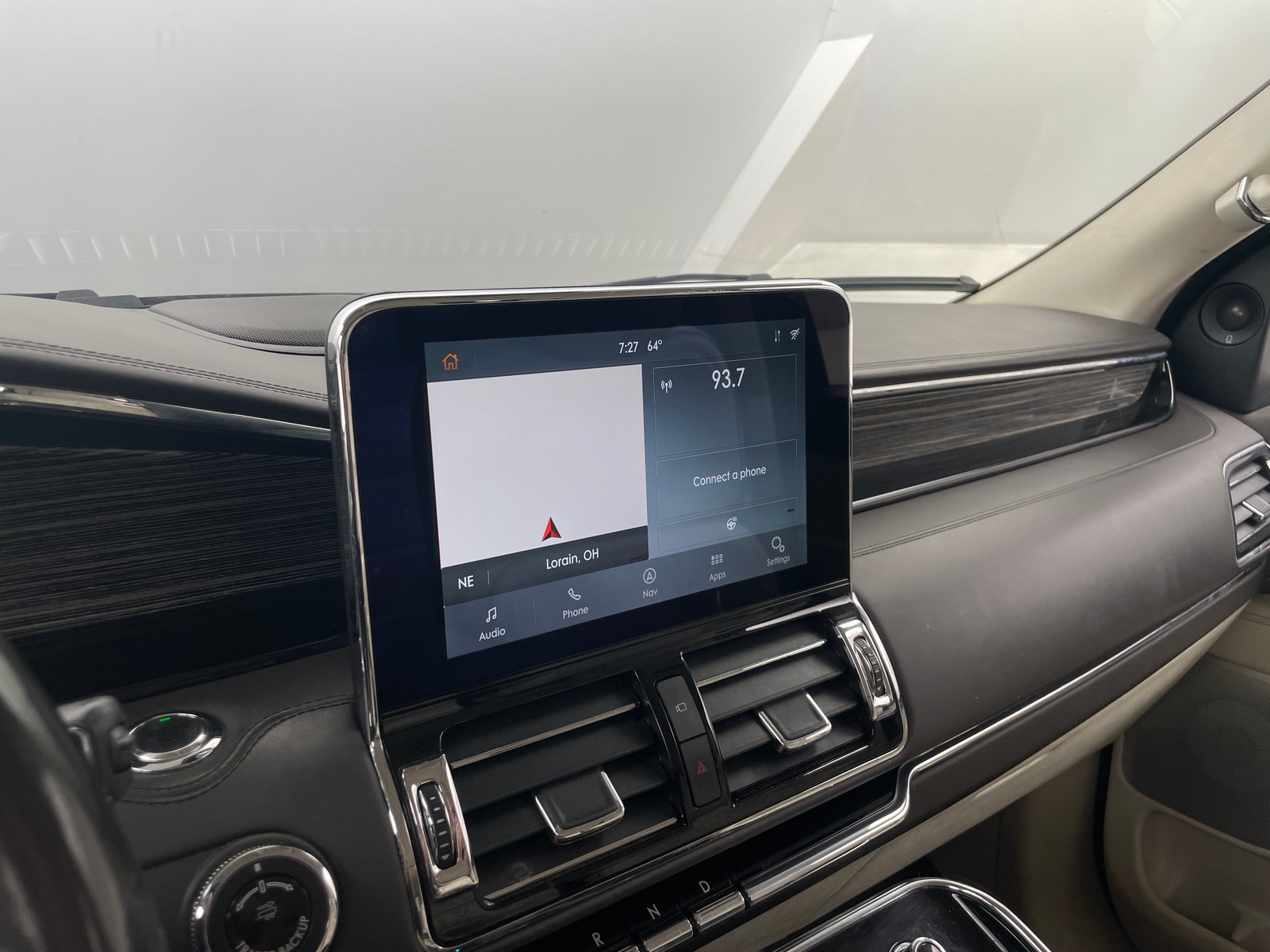 Thumbnail: 2020 Lincoln Navigator - 3