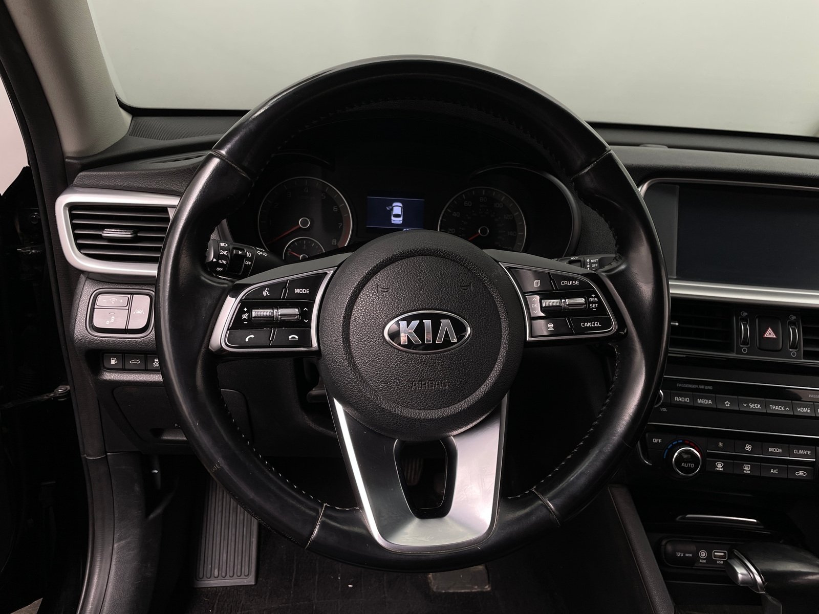 Thumbnail: 2019 Kia Optima - 4