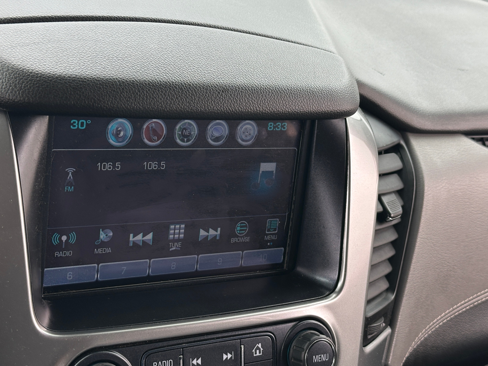 Thumbnail: 2020 Chevrolet Tahoe - 3