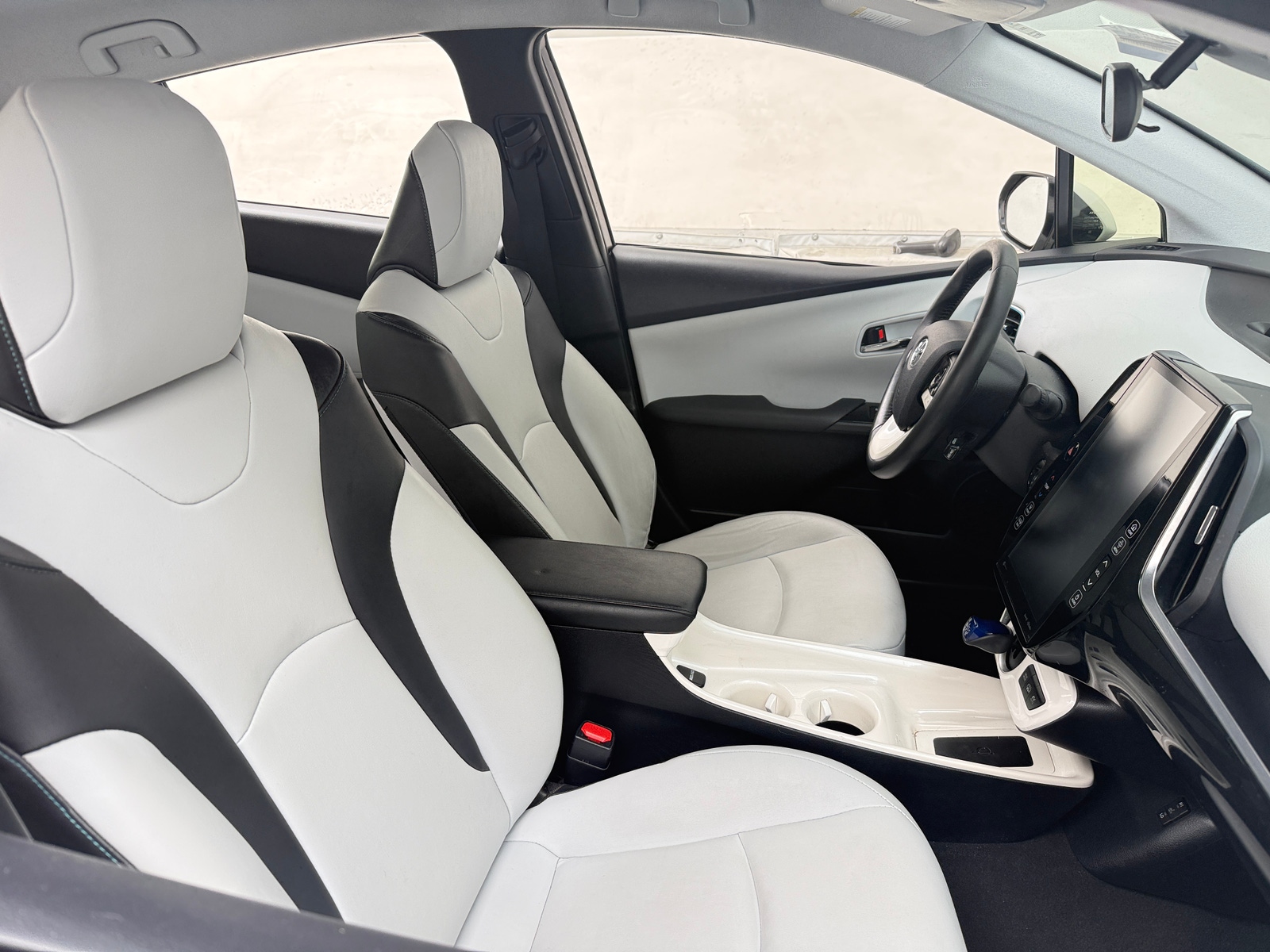 Thumbnail: 2017 Toyota Prius Prime - 2