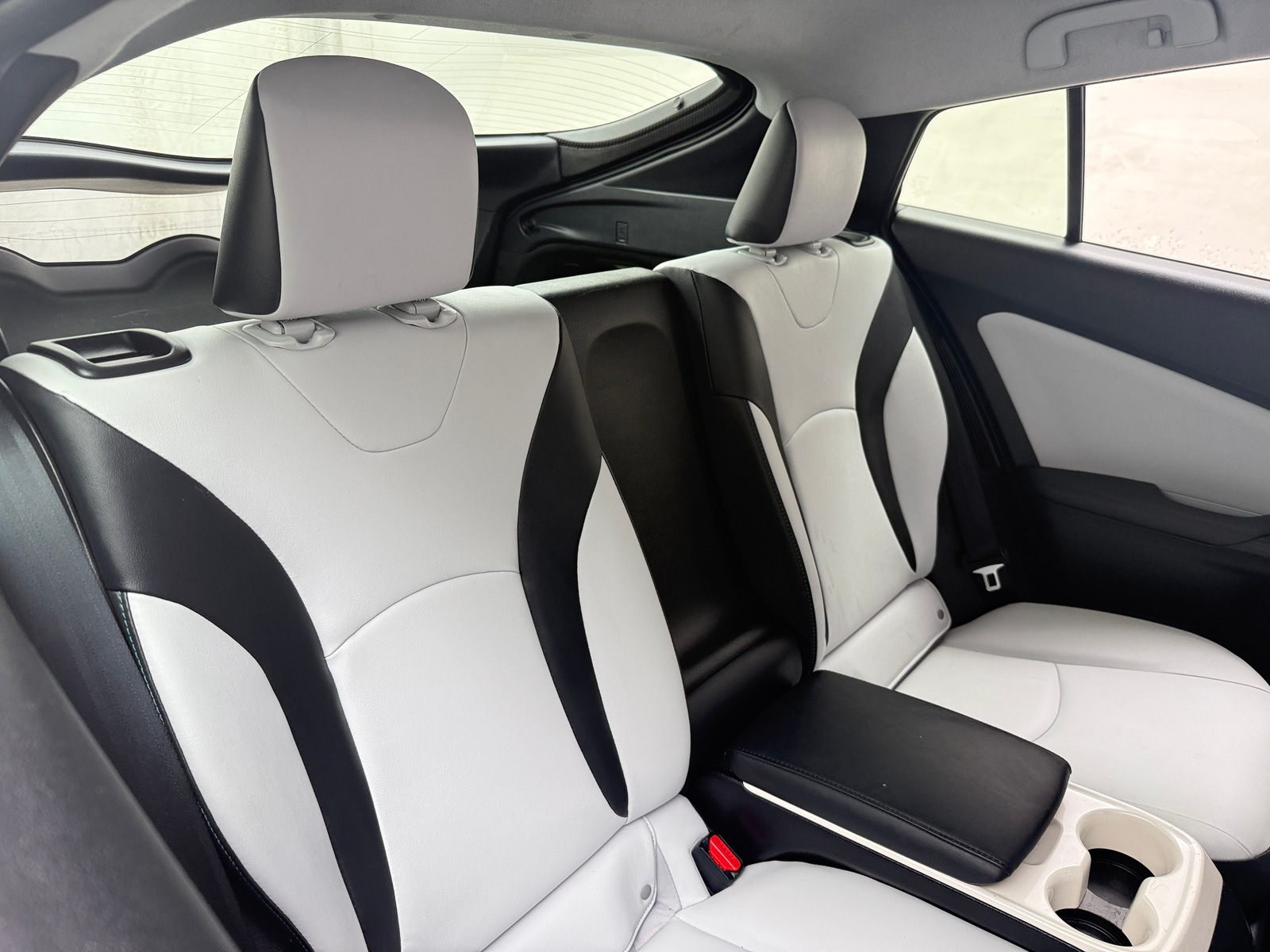 Thumbnail: 2017 Toyota Prius Prime - 6