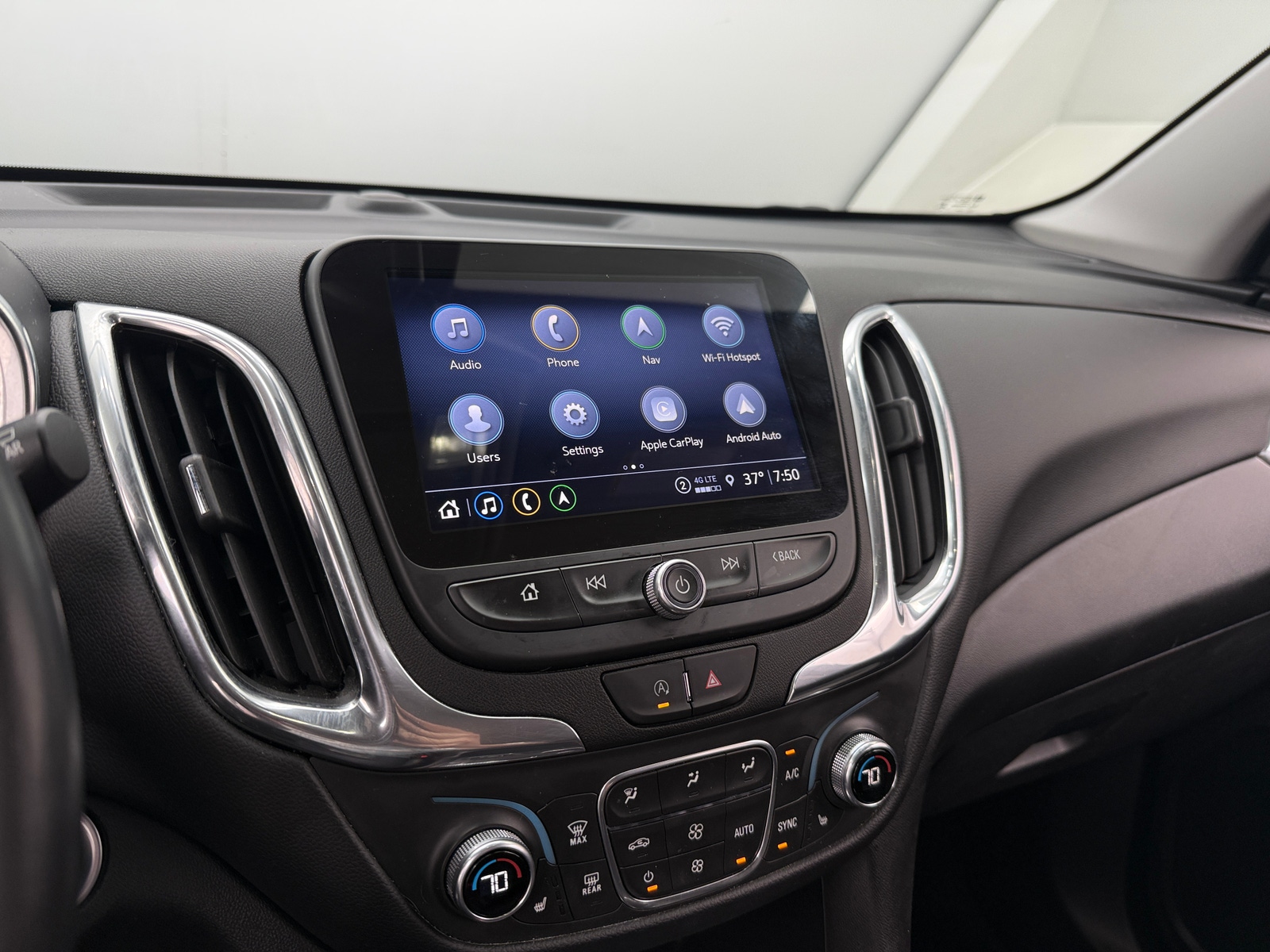 Thumbnail: 2022 Chevrolet Equinox - 4