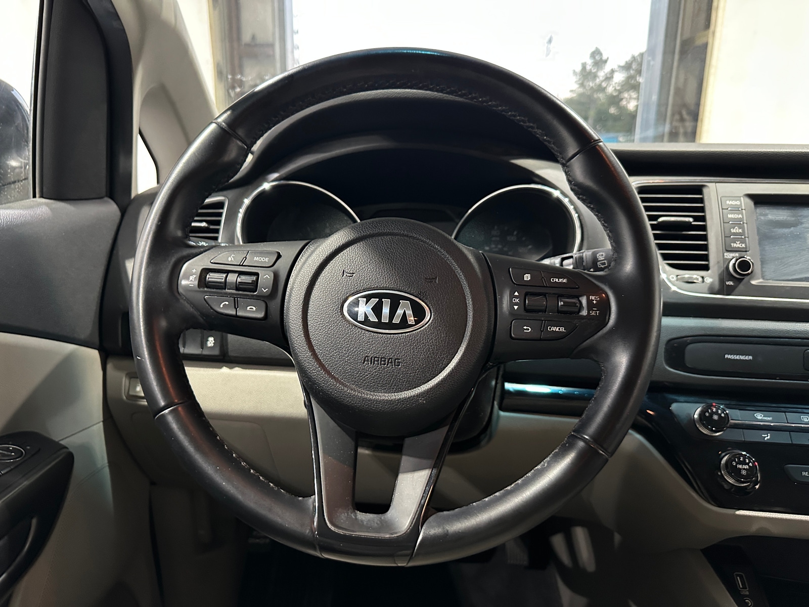 Thumbnail: 2021 Kia Sedona - 4